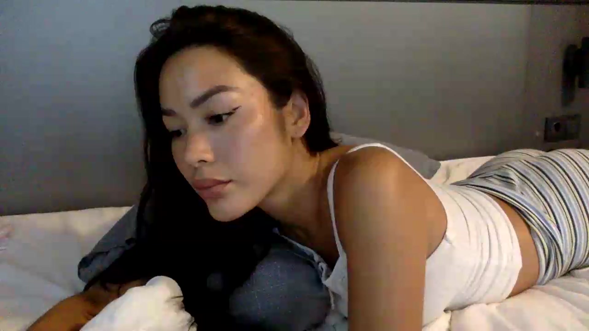 Gallery image thumbnail from Miss_emiko's myfreecams stream on, 05/28/2026, 16:13 image 2 of 20