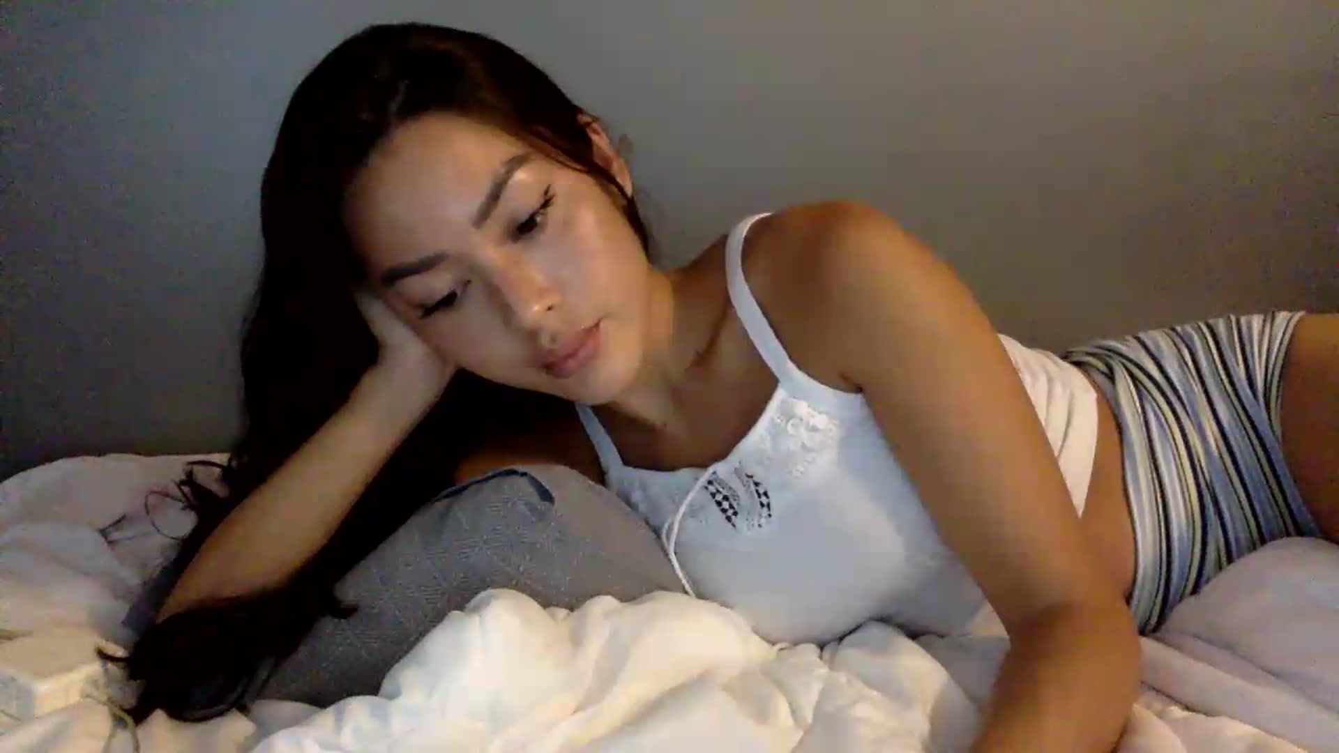 Gallery image thumbnail from Miss_emiko's myfreecams stream on, 05/28/2026, 16:13 image 18 of 20