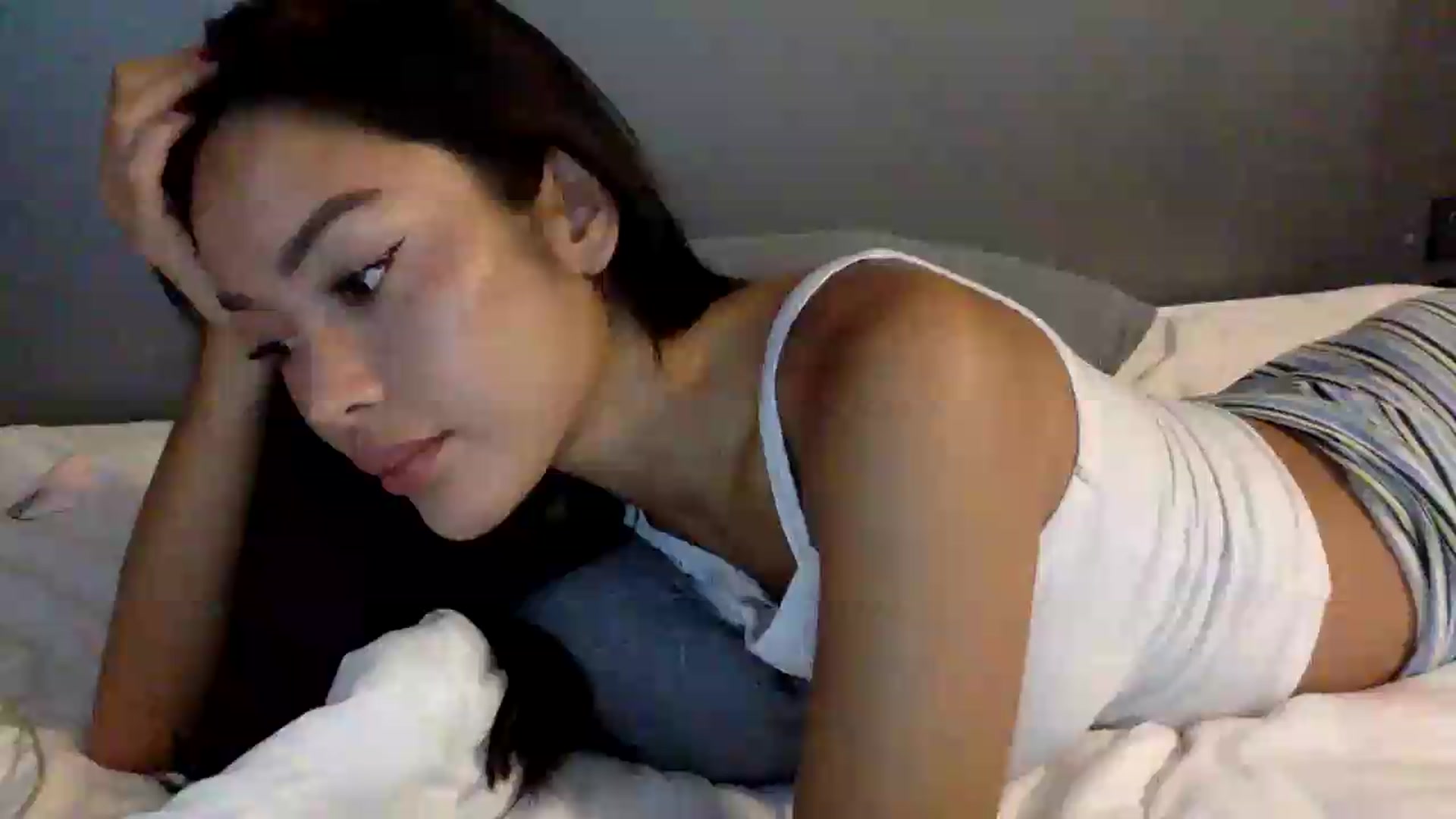 Gallery image thumbnail from Miss_emiko's myfreecams stream on, 05/28/2026, 16:13 image 12 of 20