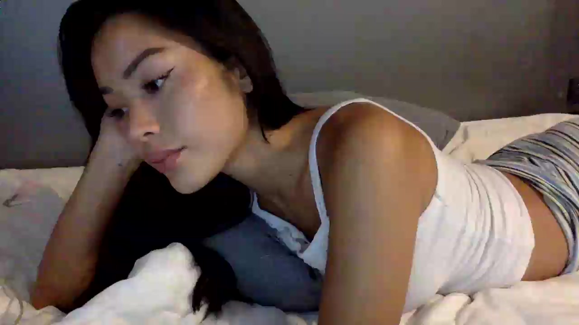 Gallery image thumbnail from Miss_emiko's myfreecams stream on, 05/28/2026, 16:13 image 13 of 20