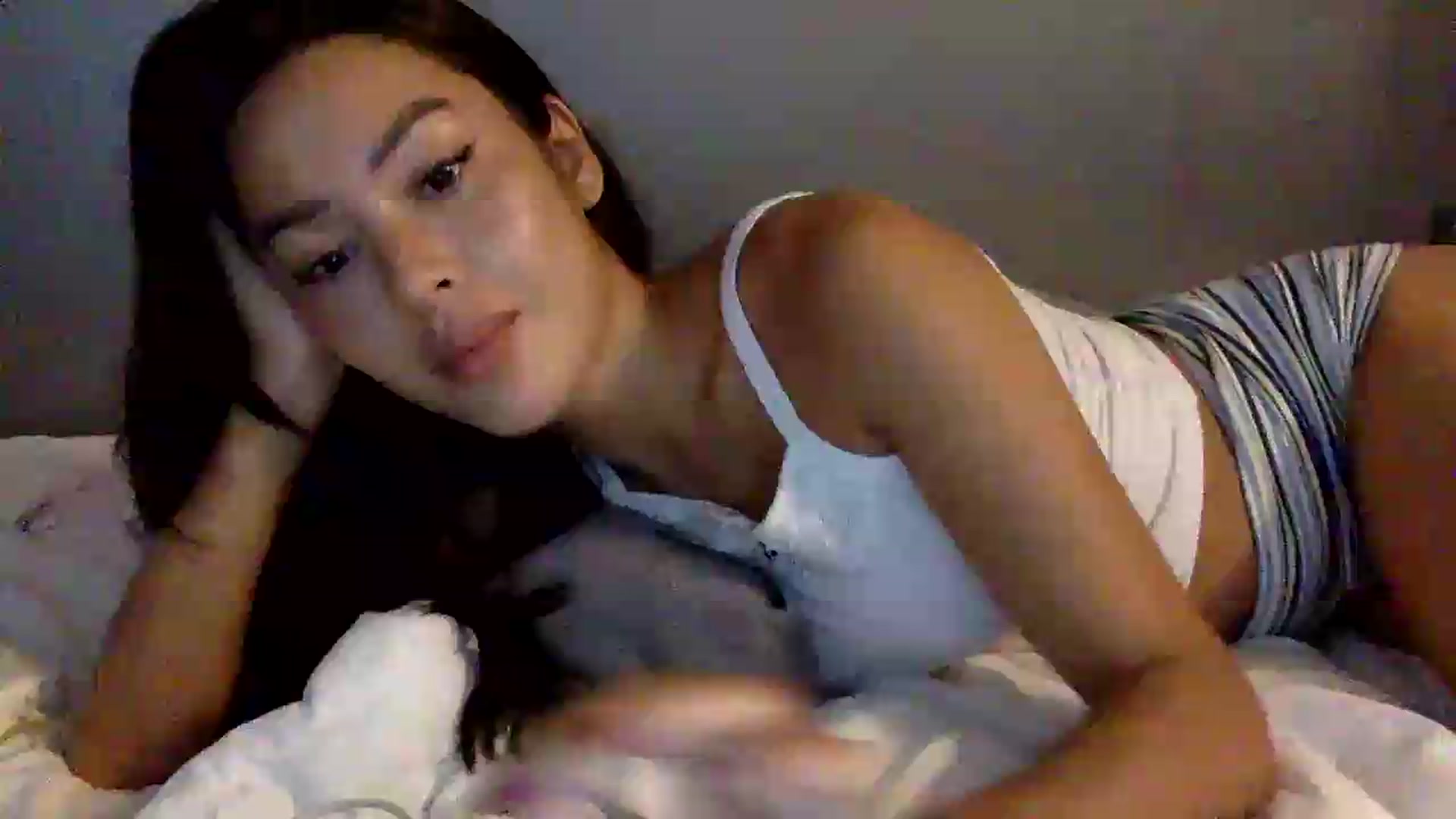 Gallery image thumbnail from Miss_emiko's myfreecams stream on, 05/28/2026, 16:13 image 9 of 20