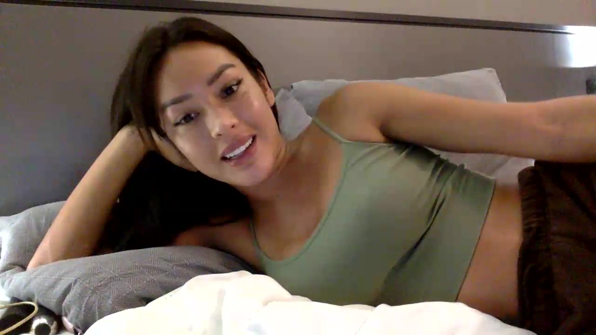 Gallery image thumbnail from Miss_emiko's myfreecams stream on, 05/29/2026, 18:47 image 18 of 20