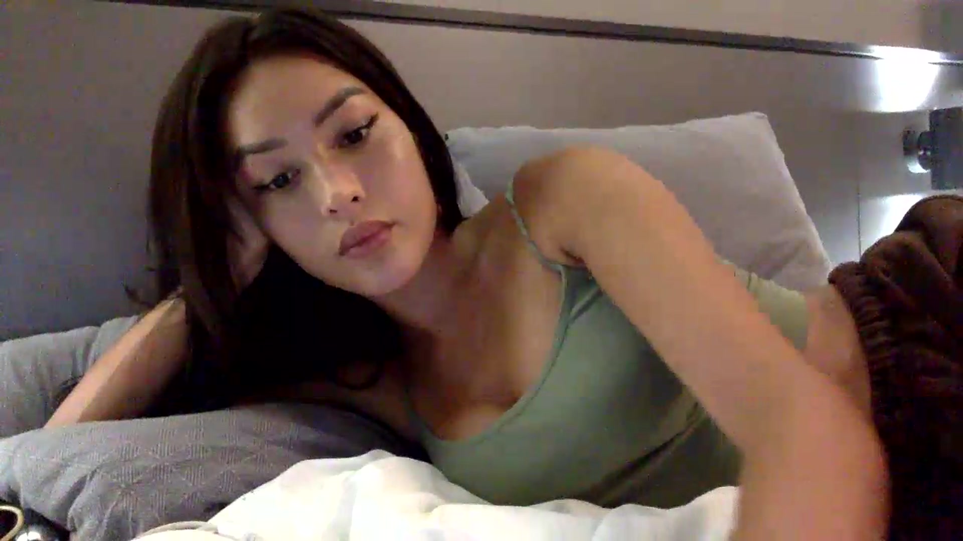 Gallery image thumbnail from Miss_emiko's myfreecams stream on, 05/29/2026, 18:47 image 8 of 20