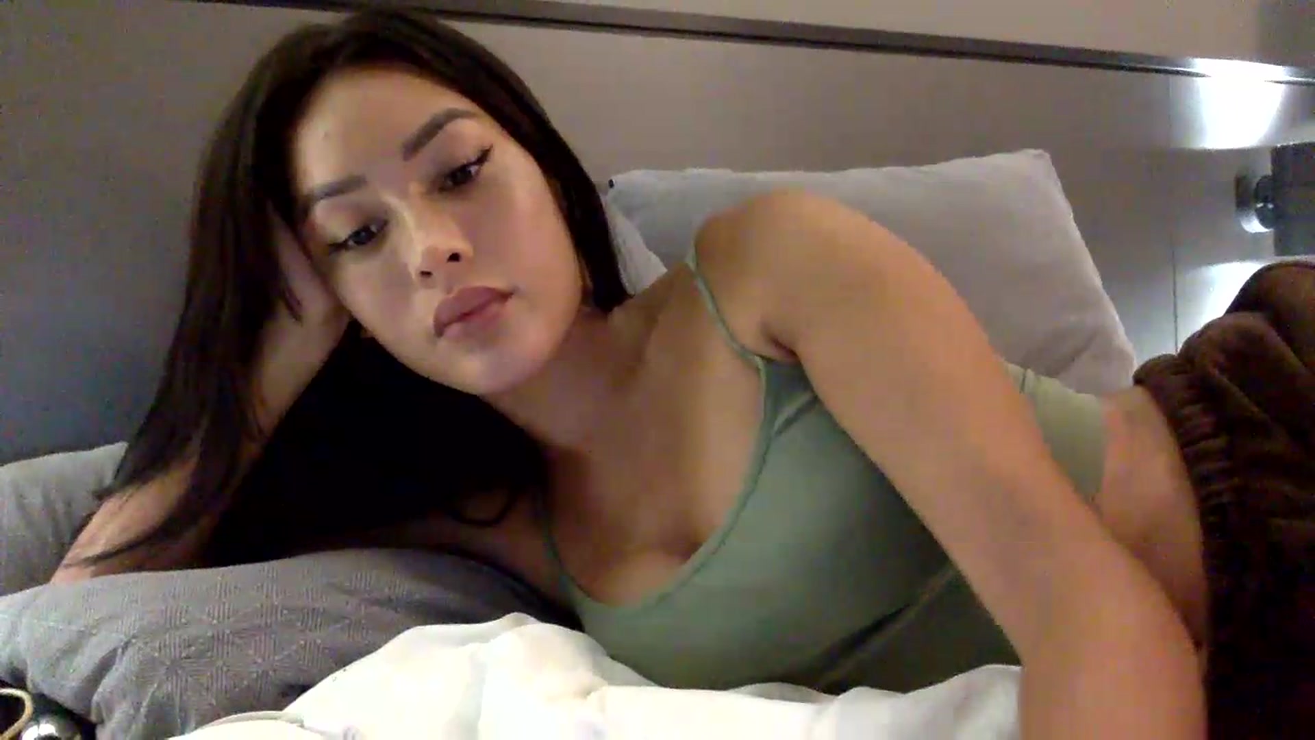 Gallery image thumbnail from Miss_emiko's myfreecams stream on, 05/29/2026, 18:47 image 7 of 20