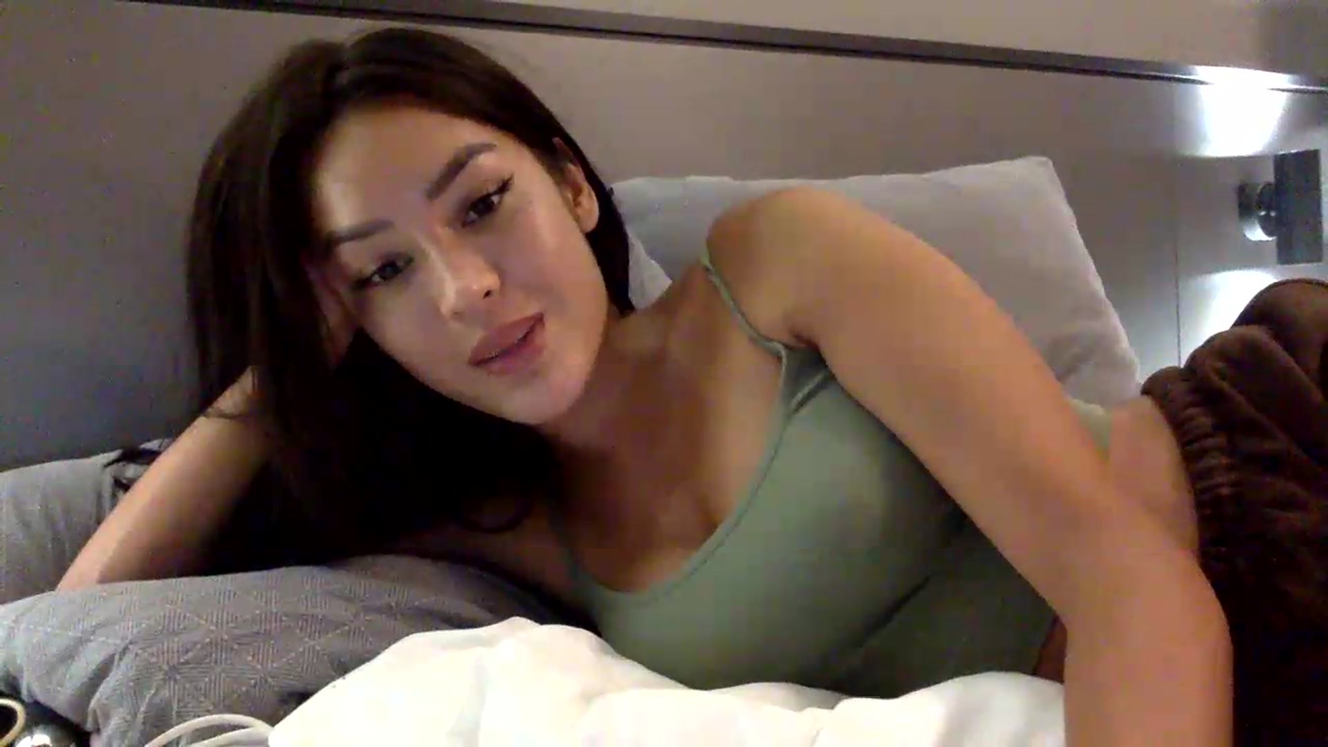 Gallery image thumbnail from Miss_emiko's myfreecams stream on, 05/29/2026, 18:47 image 12 of 20
