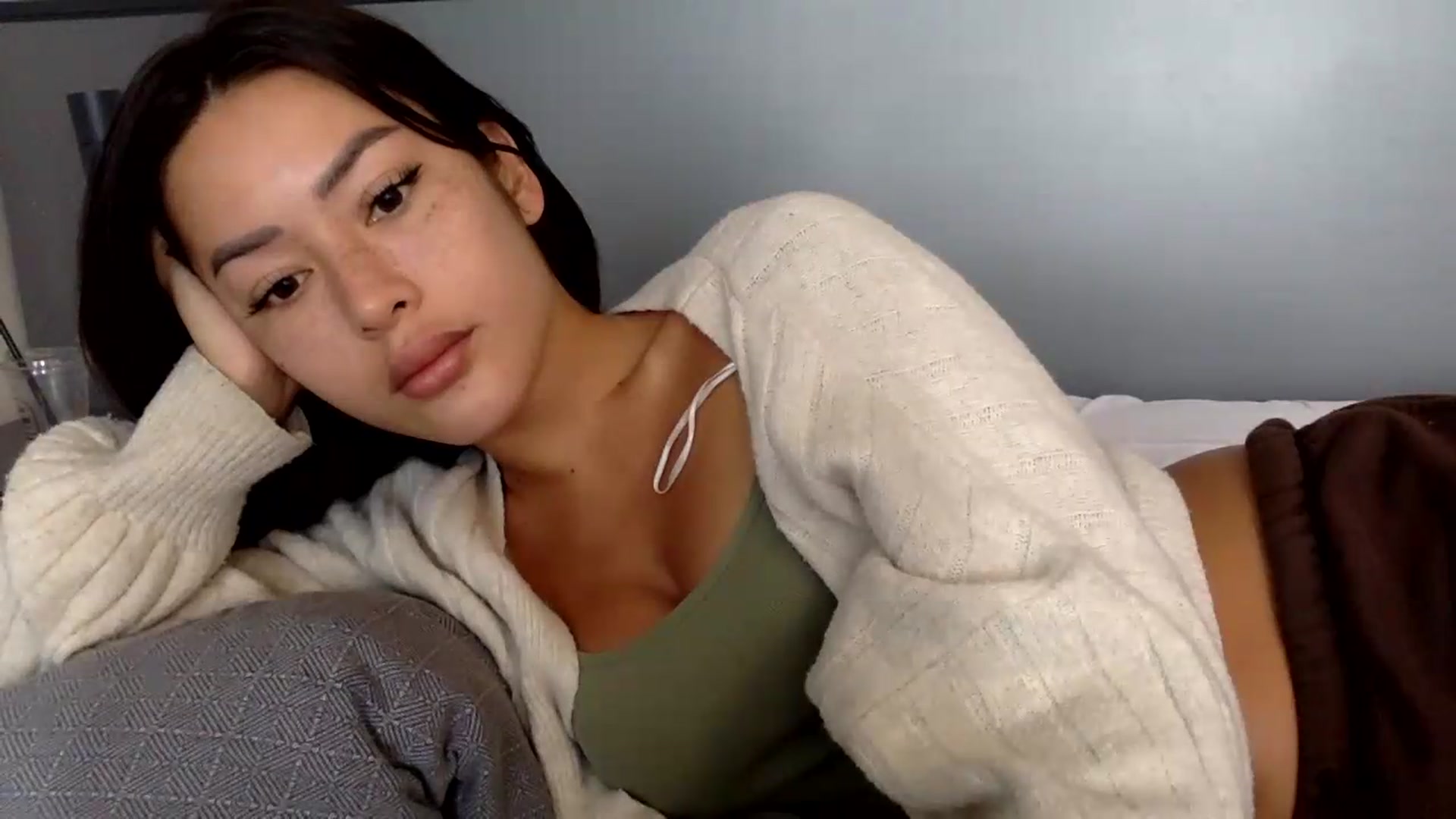 Gallery image thumbnail from Miss_emiko's myfreecams stream on, 05/31/2026, 06:07 image 19 of 20