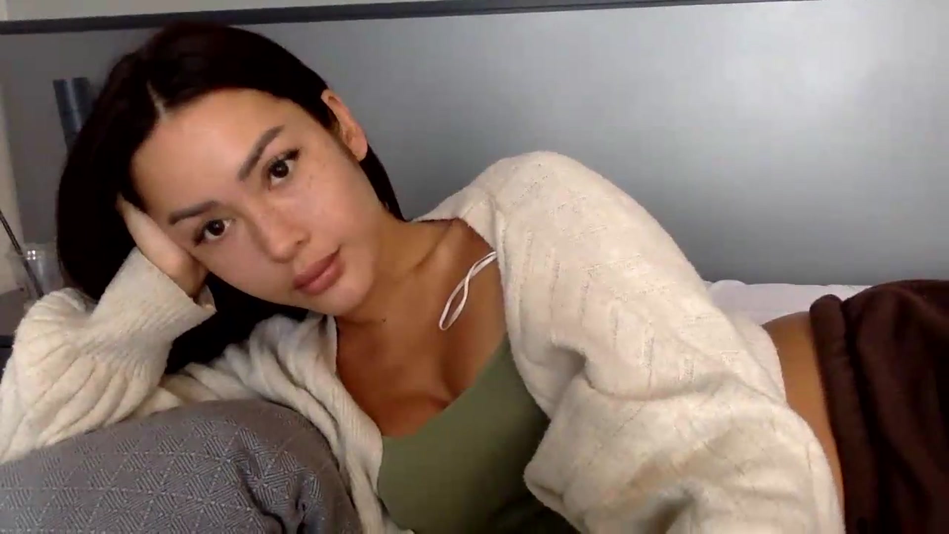 Gallery image thumbnail from Miss_emiko's myfreecams stream on, 05/31/2026, 06:07 image 20 of 20