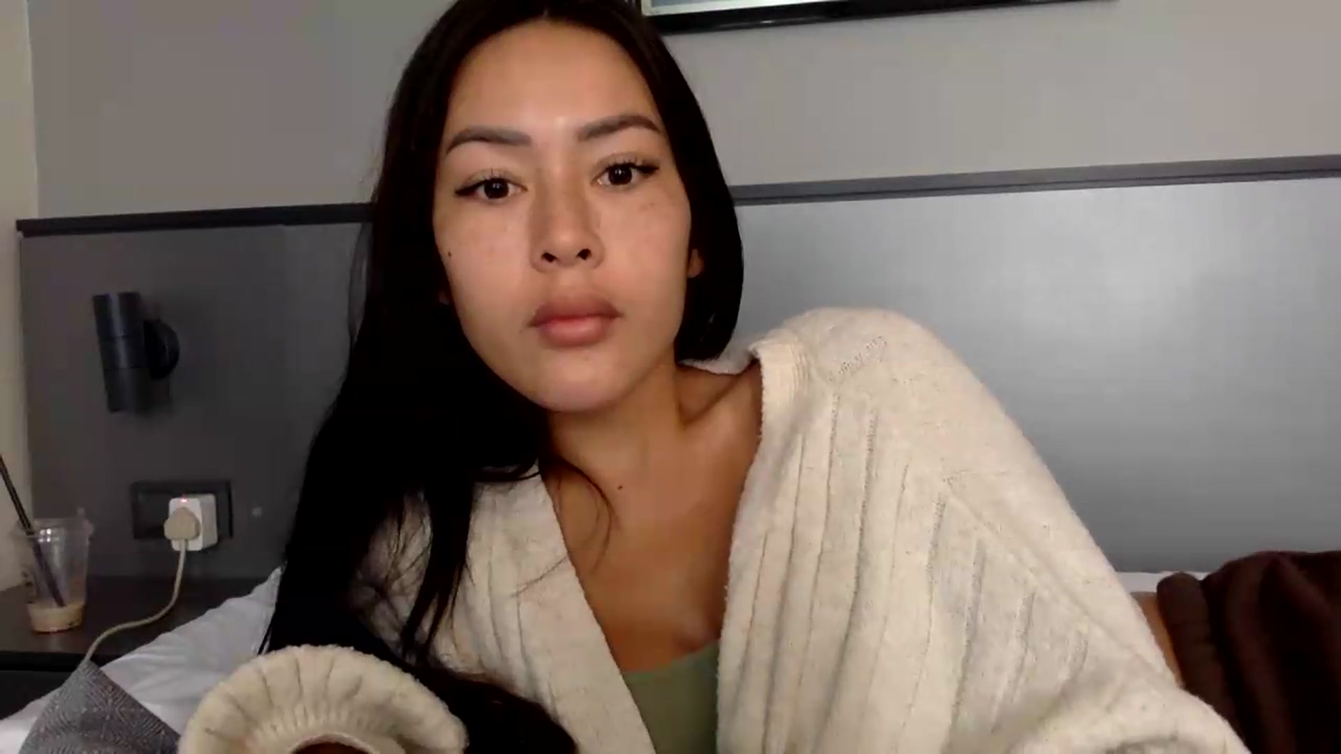 Gallery image thumbnail from Miss_emiko's myfreecams stream on, 05/31/2026, 06:07 image 13 of 20
