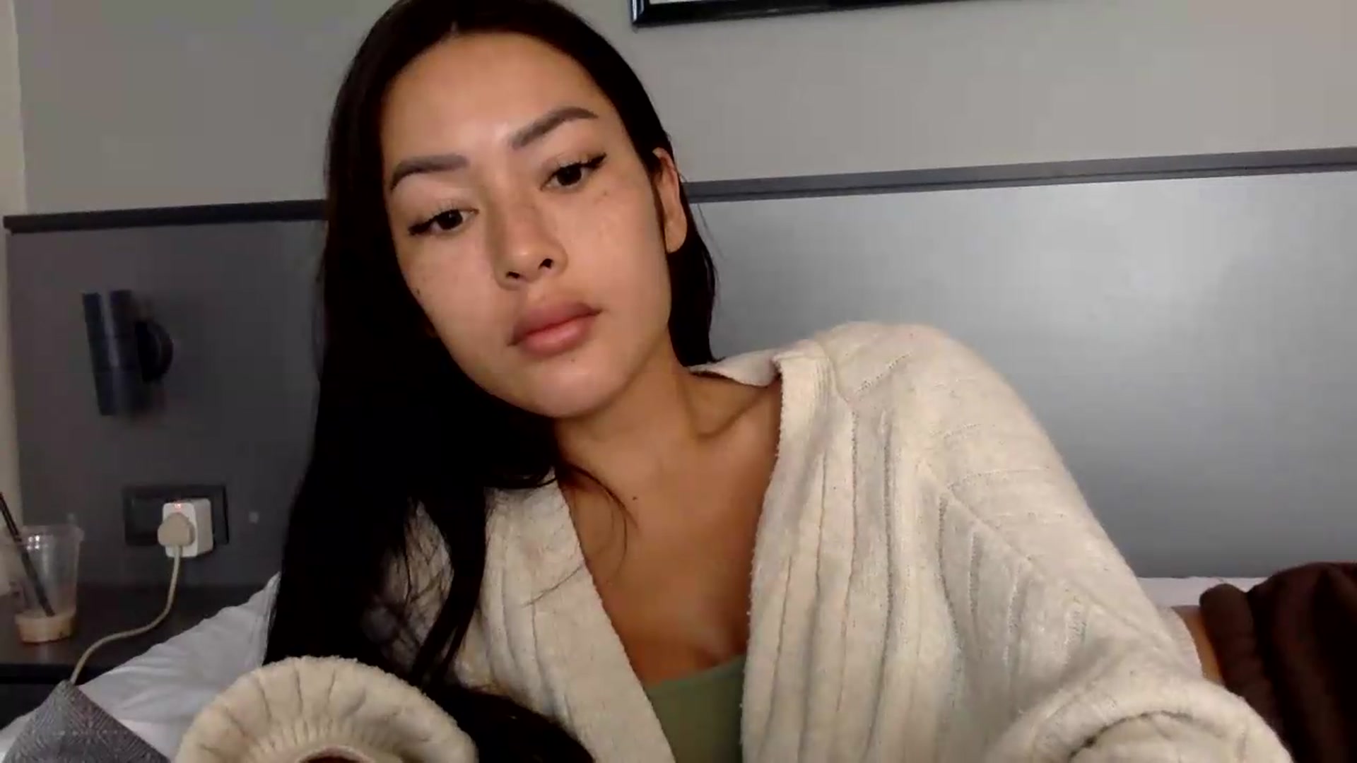 Gallery image thumbnail from Miss_emiko's myfreecams stream on, 05/31/2026, 06:07 image 14 of 20