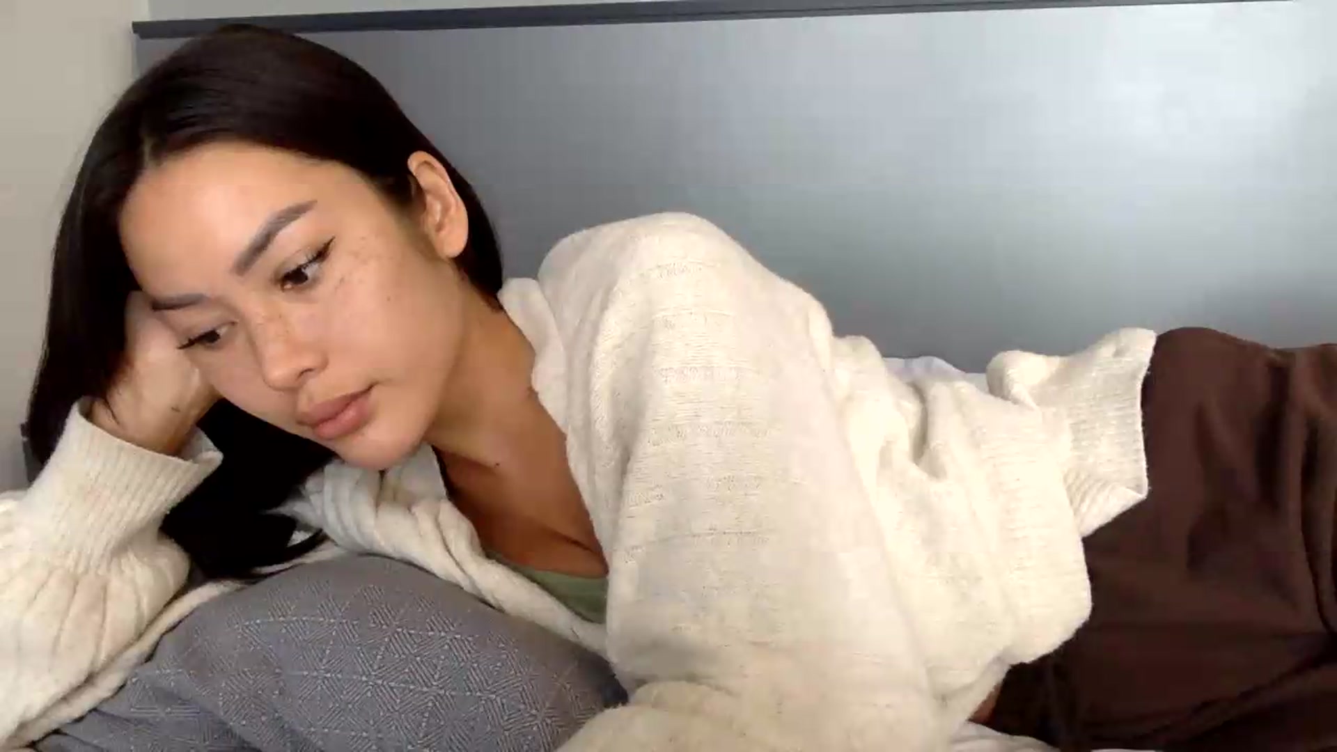 Gallery image thumbnail from Miss_emiko's myfreecams stream on, 05/31/2026, 07:36 image 3 of 20