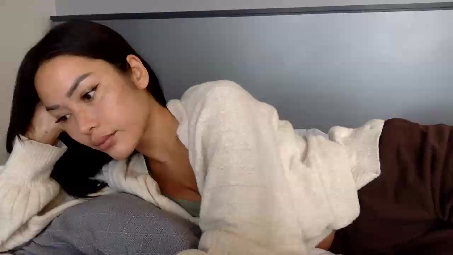 Gallery image thumbnail from Miss_emiko's myfreecams stream on, 05/31/2026, 07:36 image 1 of 20