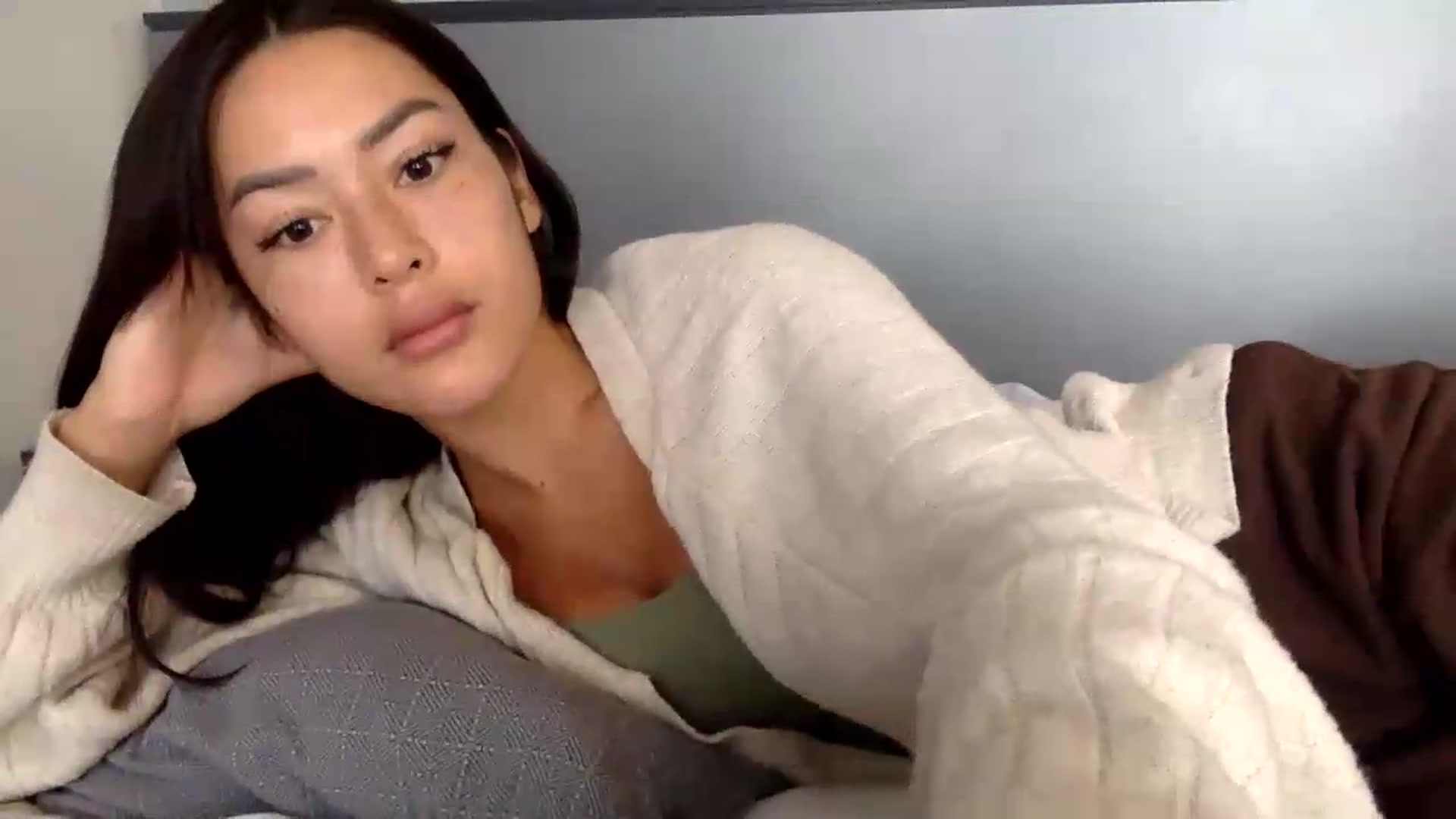 Gallery image thumbnail from Miss_emiko's myfreecams stream on, 05/31/2026, 07:36 image 11 of 20