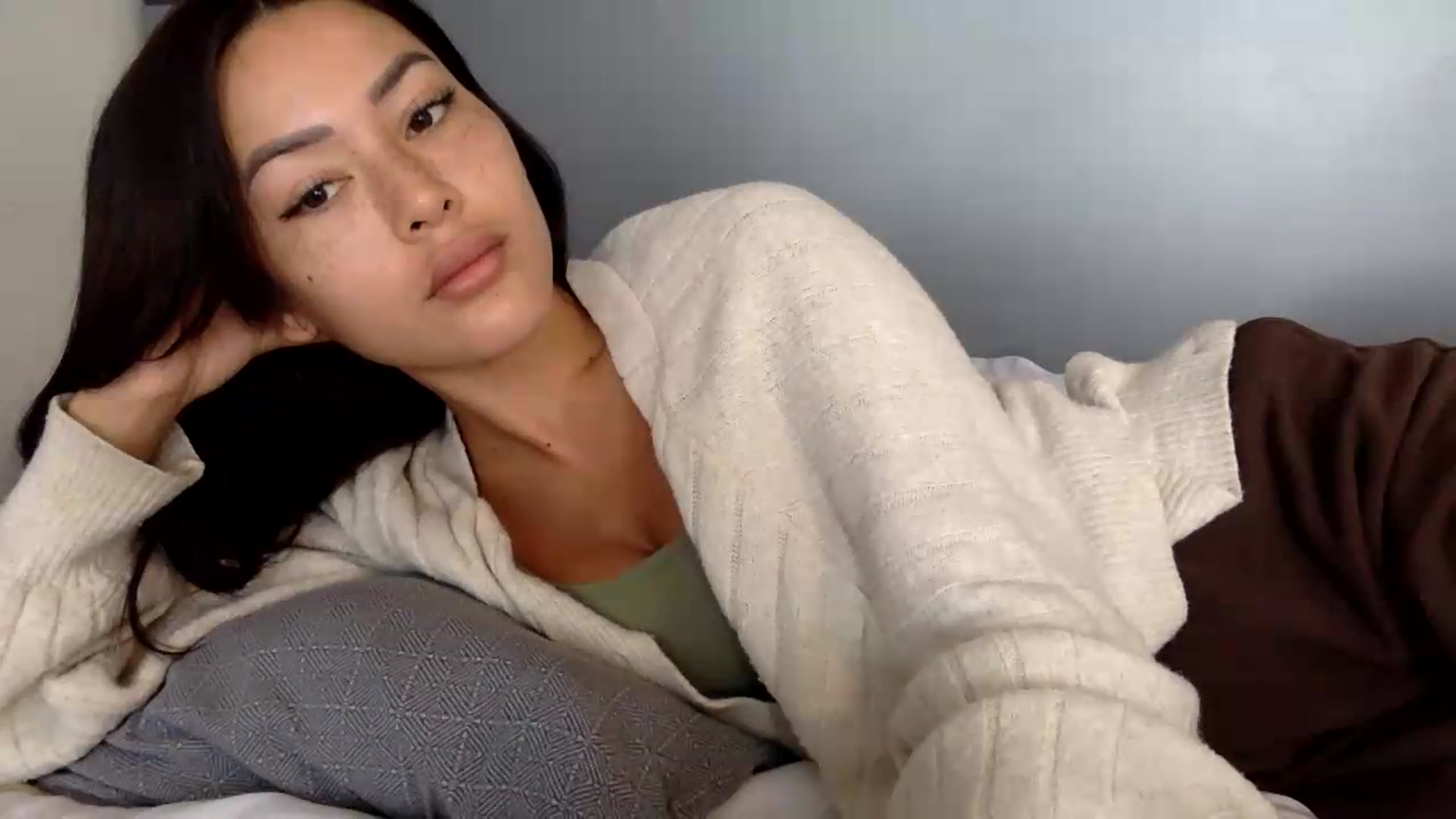 Gallery image thumbnail from Miss_emiko's myfreecams stream on, 05/31/2026, 07:36 image 12 of 20