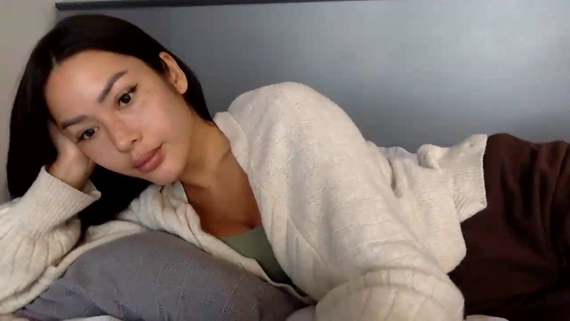 Gallery image thumbnail from Miss_emiko's myfreecams stream on, 05/31/2026, 07:36 image 8 of 20