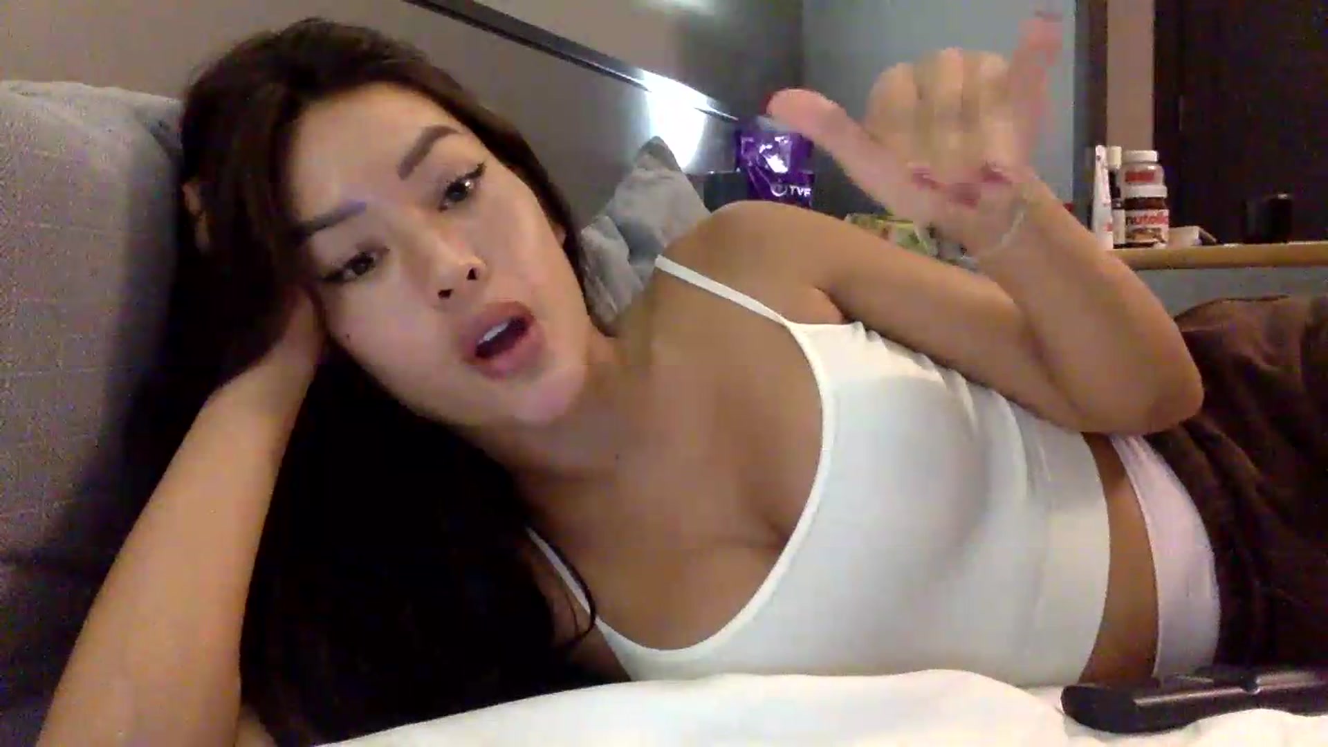 Gallery image thumbnail from Miss_emiko's myfreecams stream on, 05/31/2026, 19:11 image 19 of 20