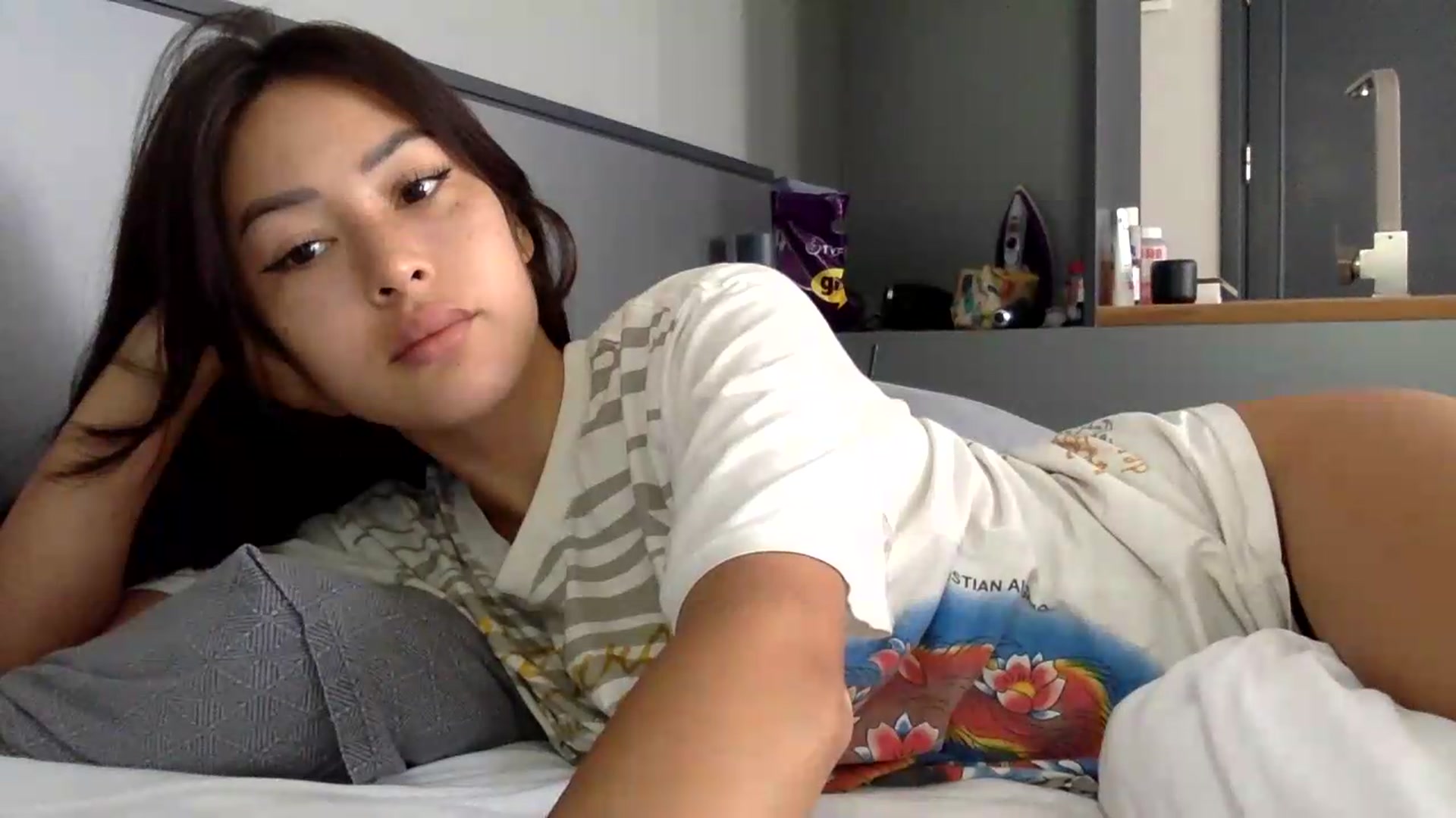 Gallery image thumbnail from Miss_emiko's myfreecams stream on, 06/01/2026, 06:40 image 2 of 20