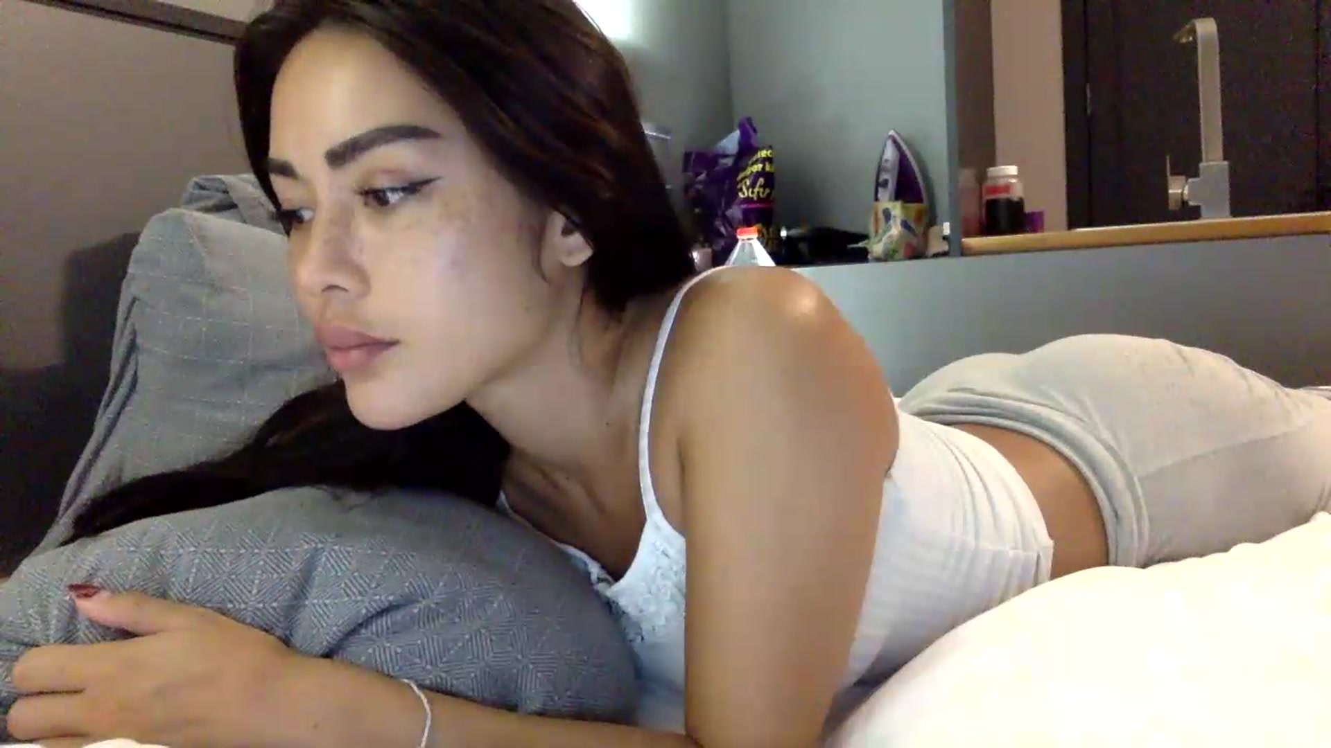 Gallery image thumbnail from Miss_emiko's myfreecams stream on, 06/06/2026, 17:43 image 14 of 20