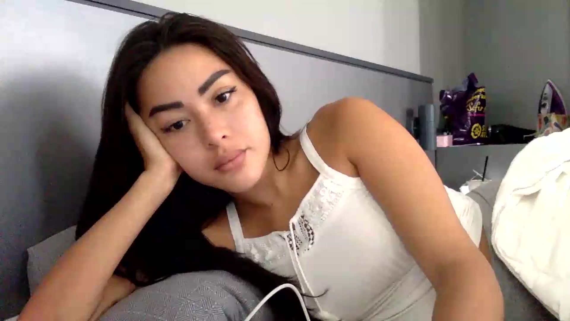 Gallery image thumbnail from Miss_emiko's myfreecams stream on, 06/07/2026, 05:47 image 18 of 20