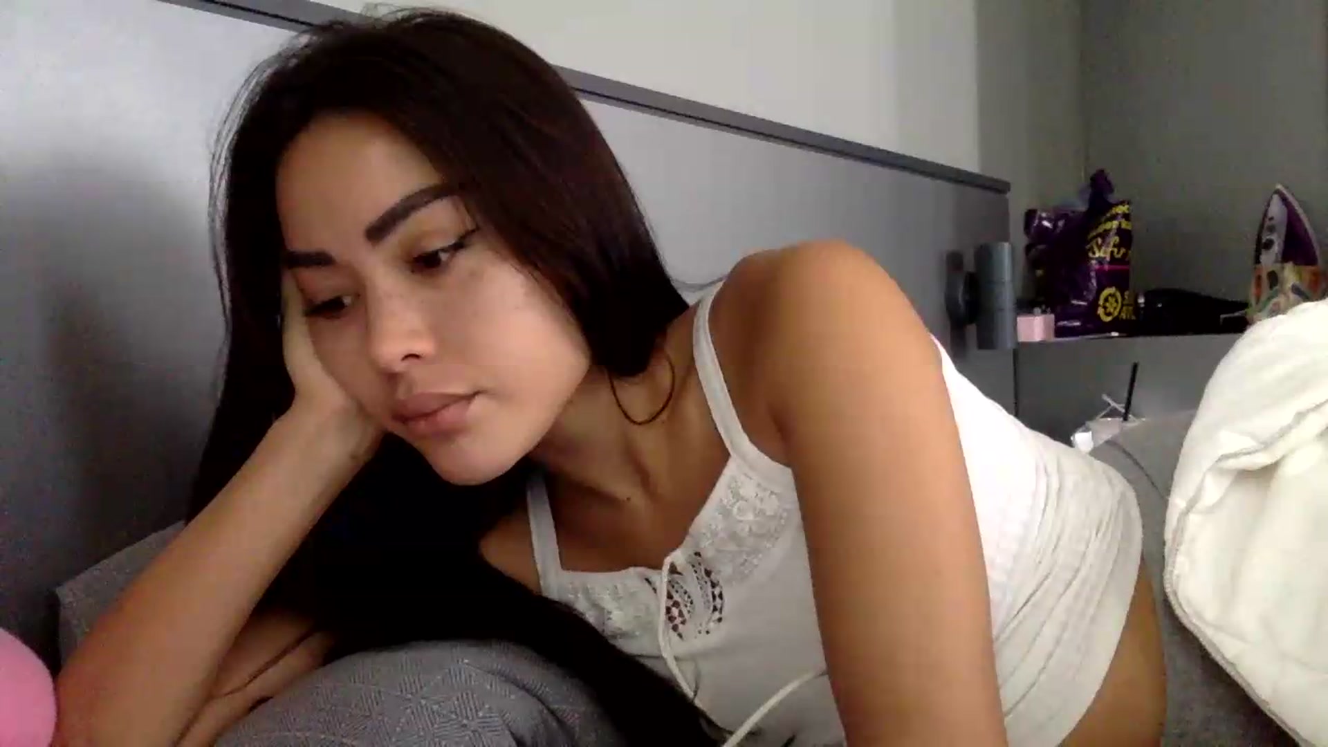 Gallery image thumbnail from Miss_emiko's myfreecams stream on, 06/07/2026, 05:47 image 17 of 20