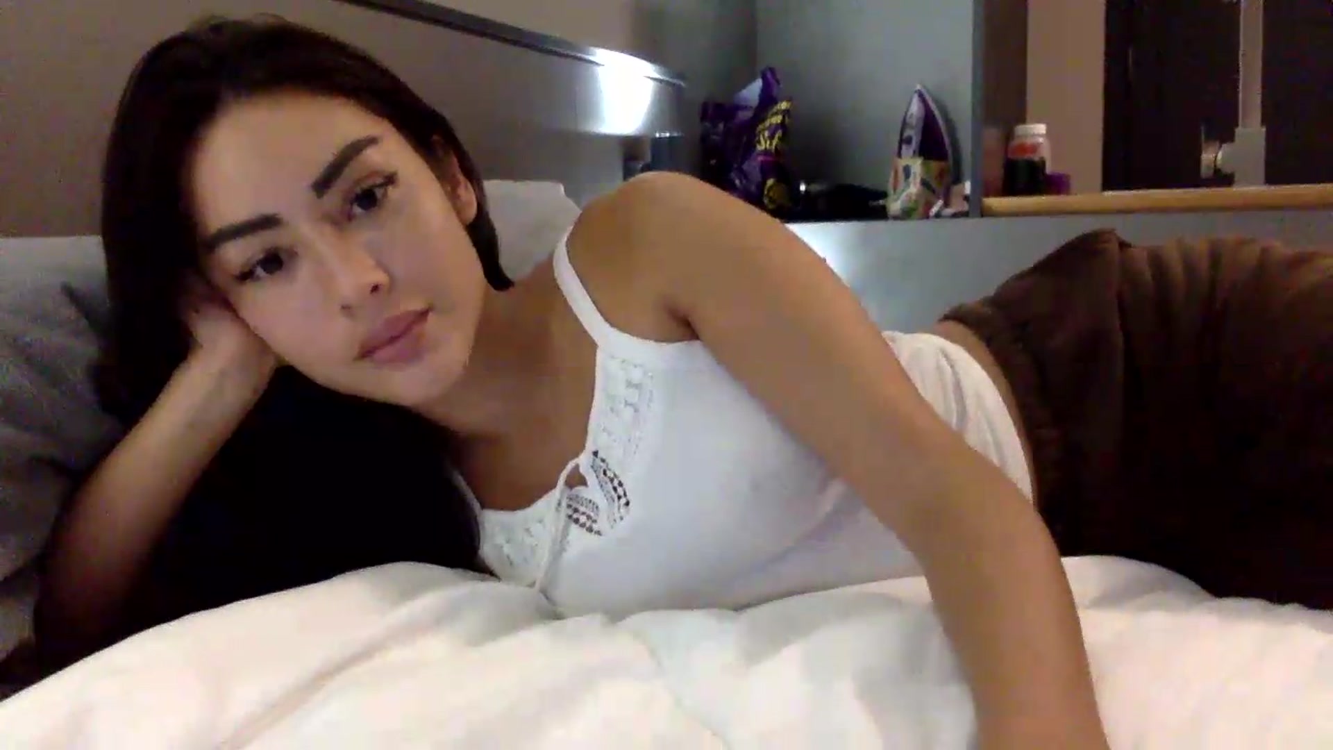 Gallery image thumbnail from Miss_emiko's myfreecams stream on, 06/07/2026, 19:32 image 7 of 20