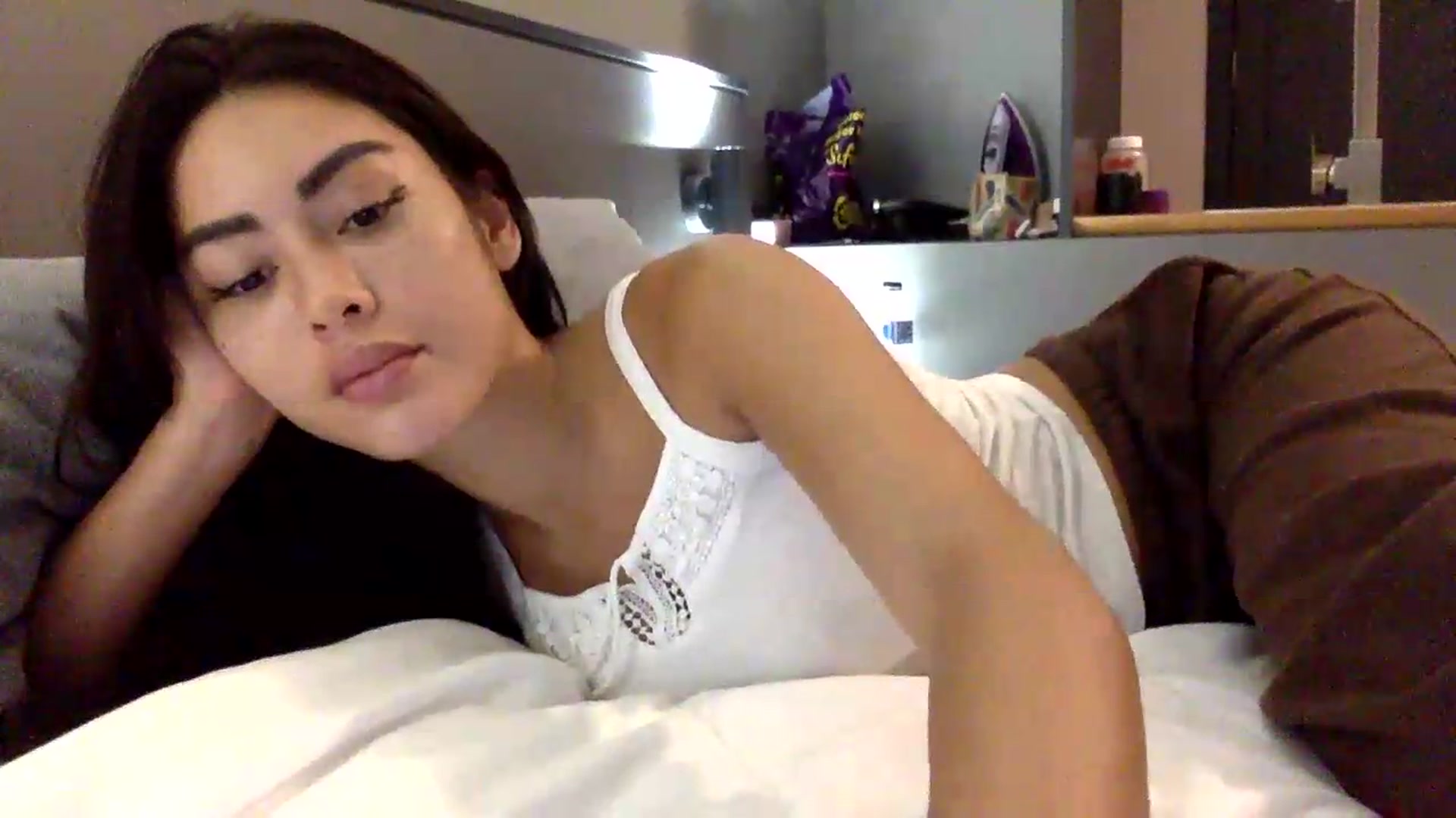 Gallery image thumbnail from Miss_emiko's myfreecams stream on, 06/07/2026, 19:32 image 8 of 20
