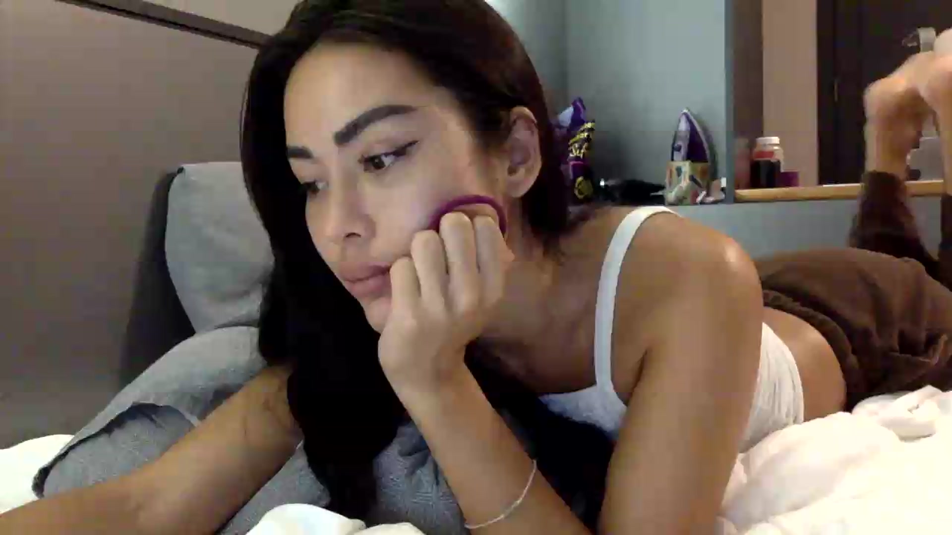 Gallery image thumbnail from Miss_emiko's myfreecams stream on, 06/07/2026, 19:32 image 1 of 20