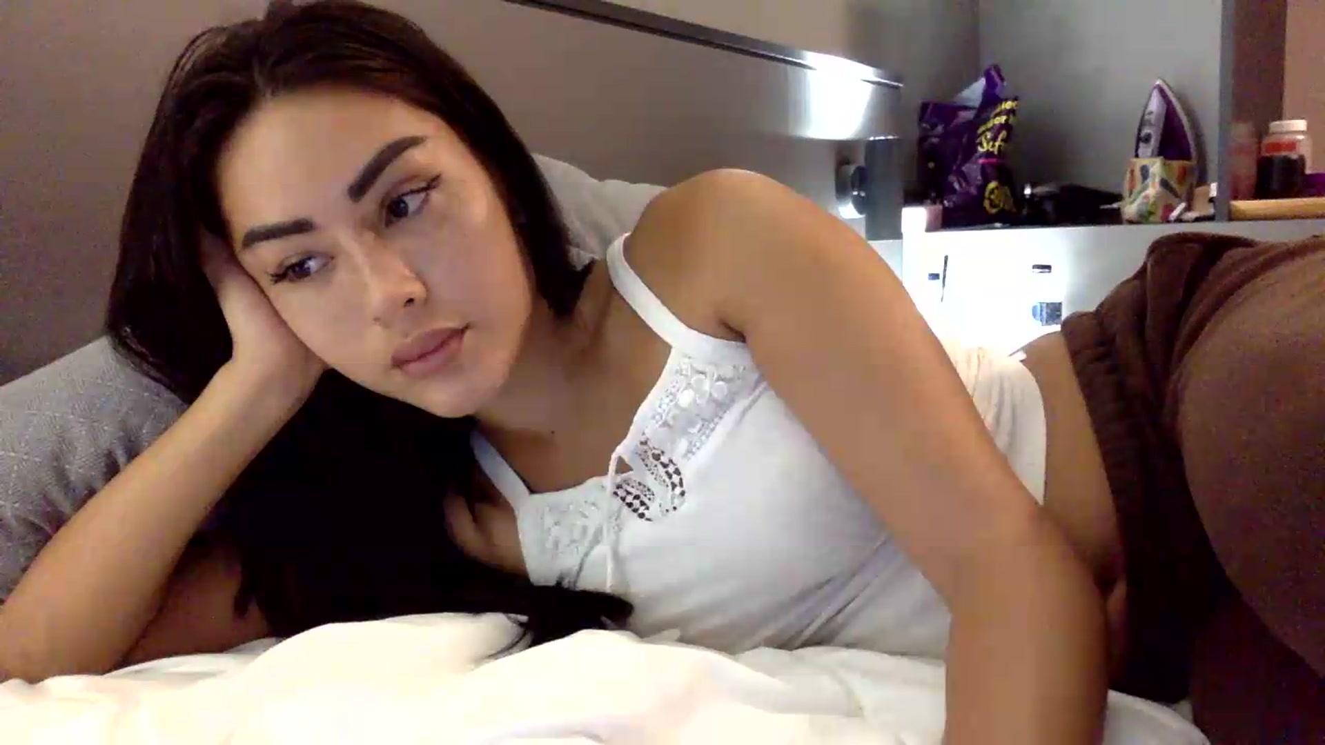Gallery image thumbnail from Miss_emiko's myfreecams stream on, 06/07/2026, 19:32 image 16 of 20