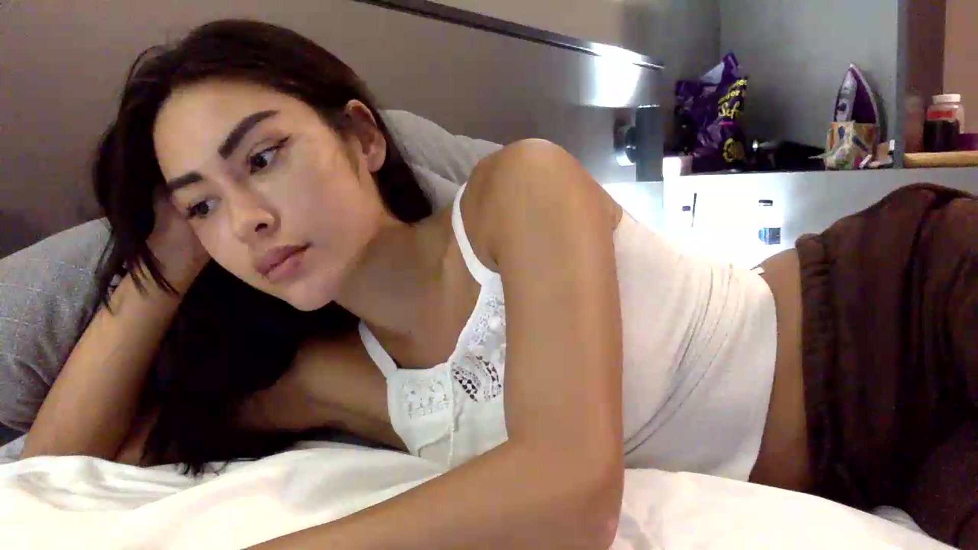 Gallery image thumbnail from Miss_emiko's myfreecams stream on, 06/07/2026, 19:32 image 19 of 20