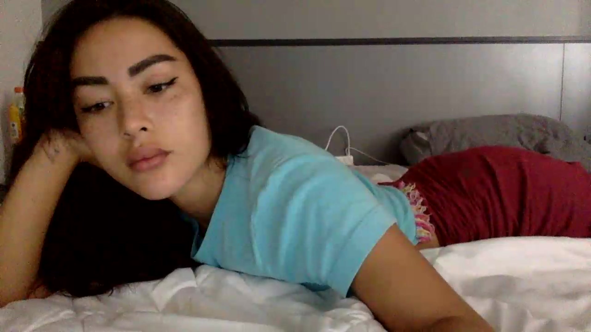 Gallery image thumbnail from Miss_emiko's myfreecams stream on, 06/09/2026, 09:30 image 18 of 20
