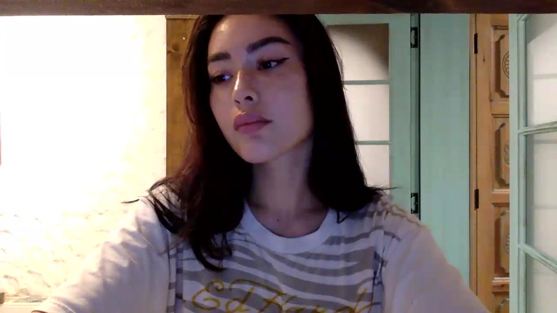 Gallery image thumbnail from Miss_emiko's myfreecams stream on, 07/08/2026, 17:11 image 14 of 20
