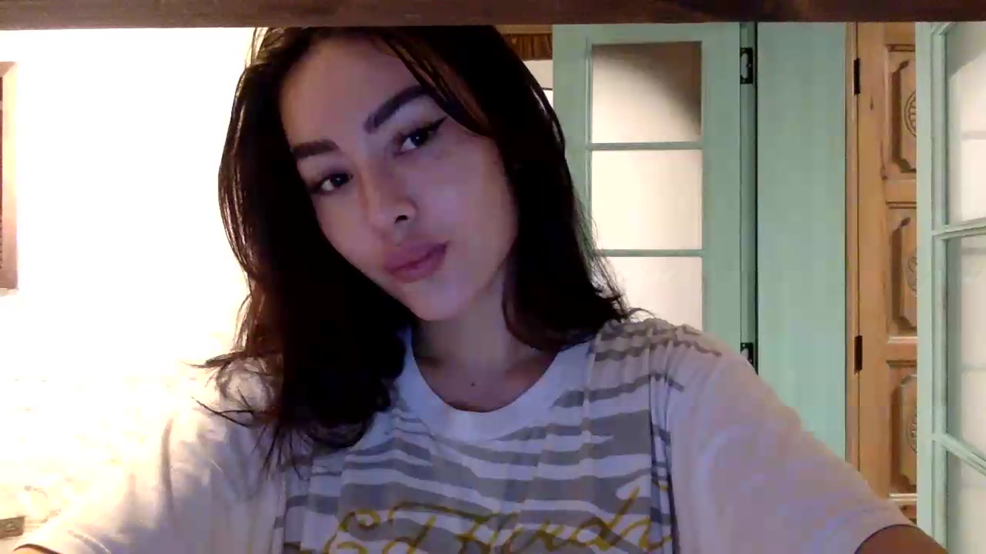 Gallery image thumbnail from Miss_emiko's myfreecams stream on, 07/08/2026, 17:11 image 17 of 20