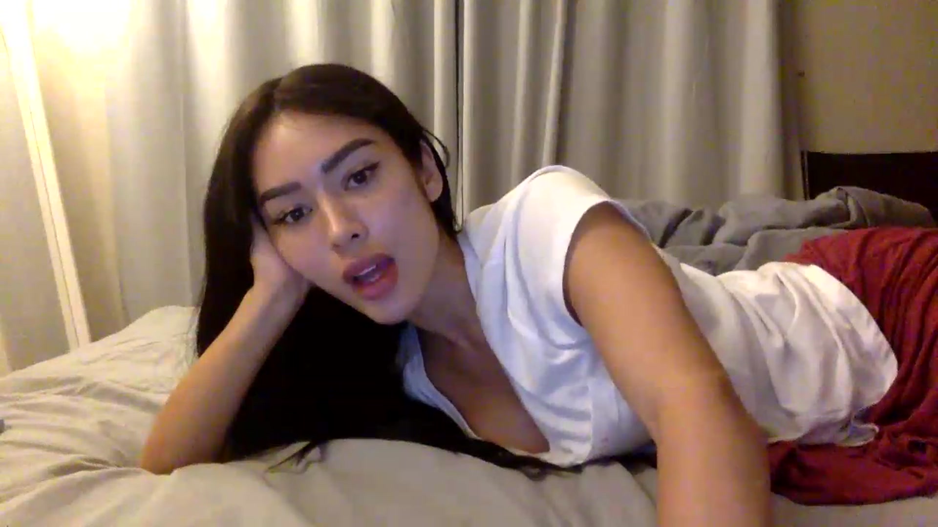 Gallery image thumbnail from Miss_emiko's myfreecams stream on, 08/04/2026, 21:26 image 3 of 20