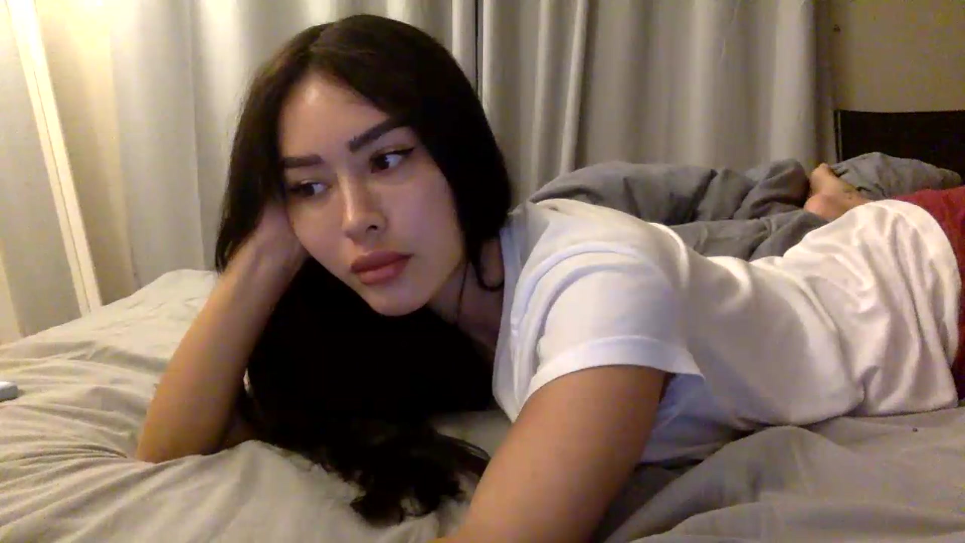 Gallery image thumbnail from Miss_emiko's myfreecams stream on, 08/04/2026, 21:26 image 17 of 20