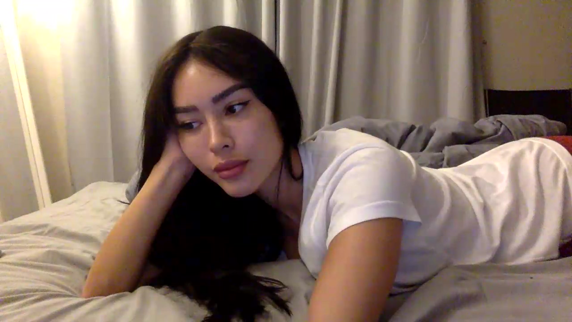 Gallery image thumbnail from Miss_emiko's myfreecams stream on, 08/04/2026, 21:26 image 12 of 20