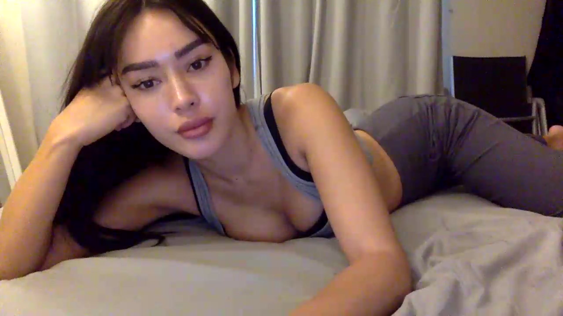 Gallery image thumbnail from Miss_emiko's myfreecams stream on, 08/06/2026, 18:58 image 15 of 20