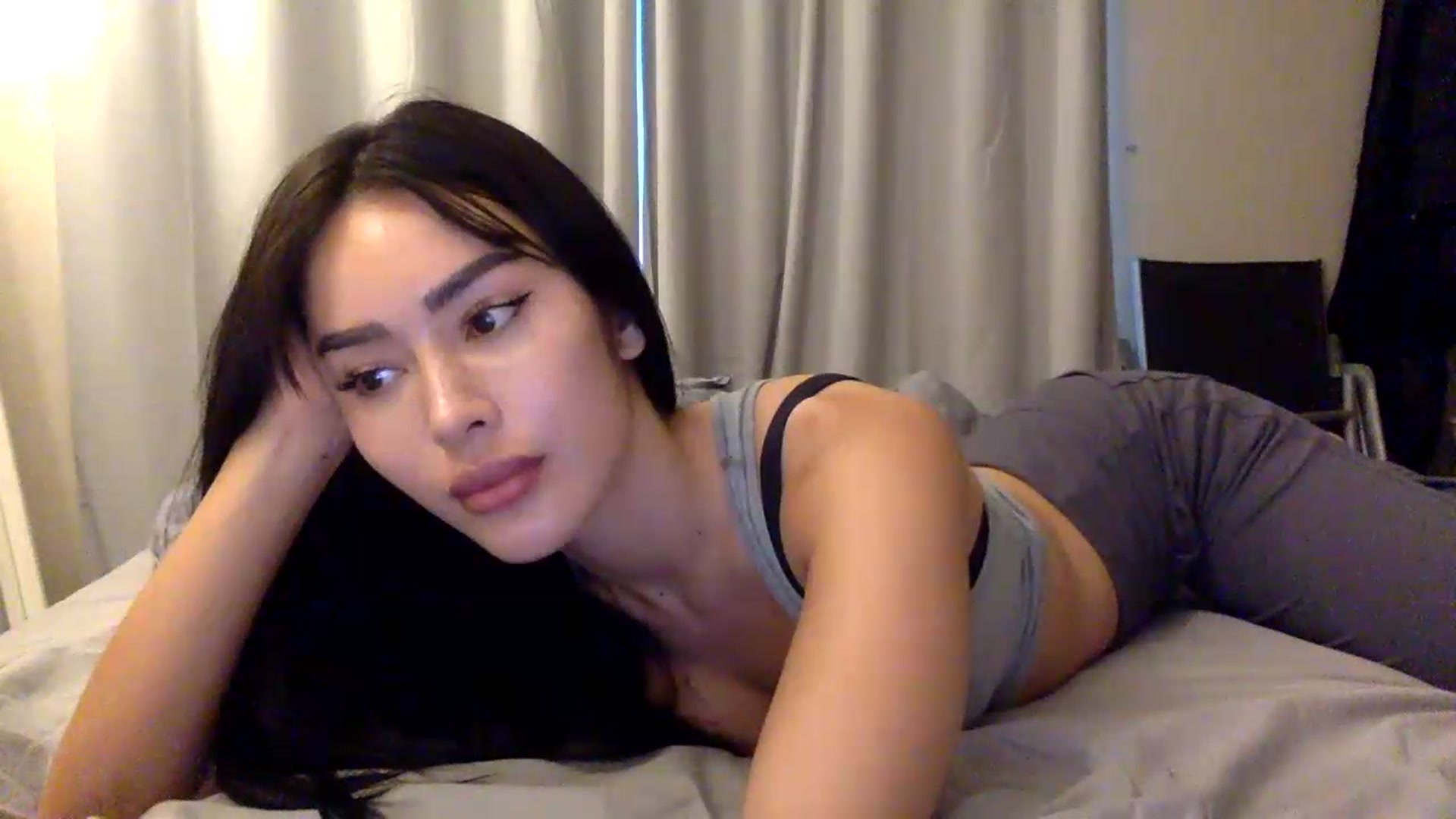 Gallery image thumbnail from Miss_emiko's myfreecams stream on, 08/06/2026, 18:58 image 4 of 20