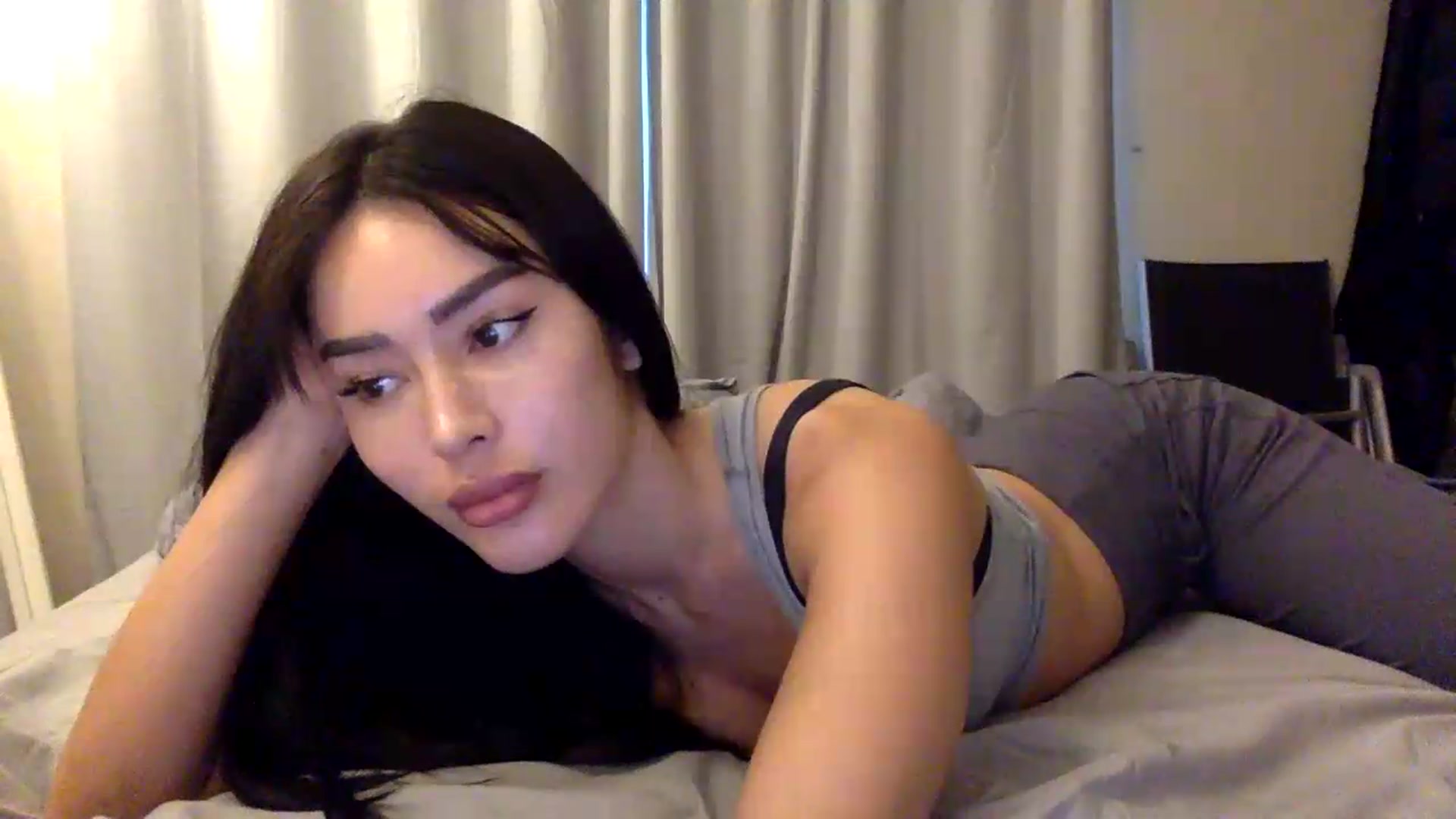 Gallery image thumbnail from Miss_emiko's myfreecams stream on, 08/06/2026, 18:58 image 7 of 20