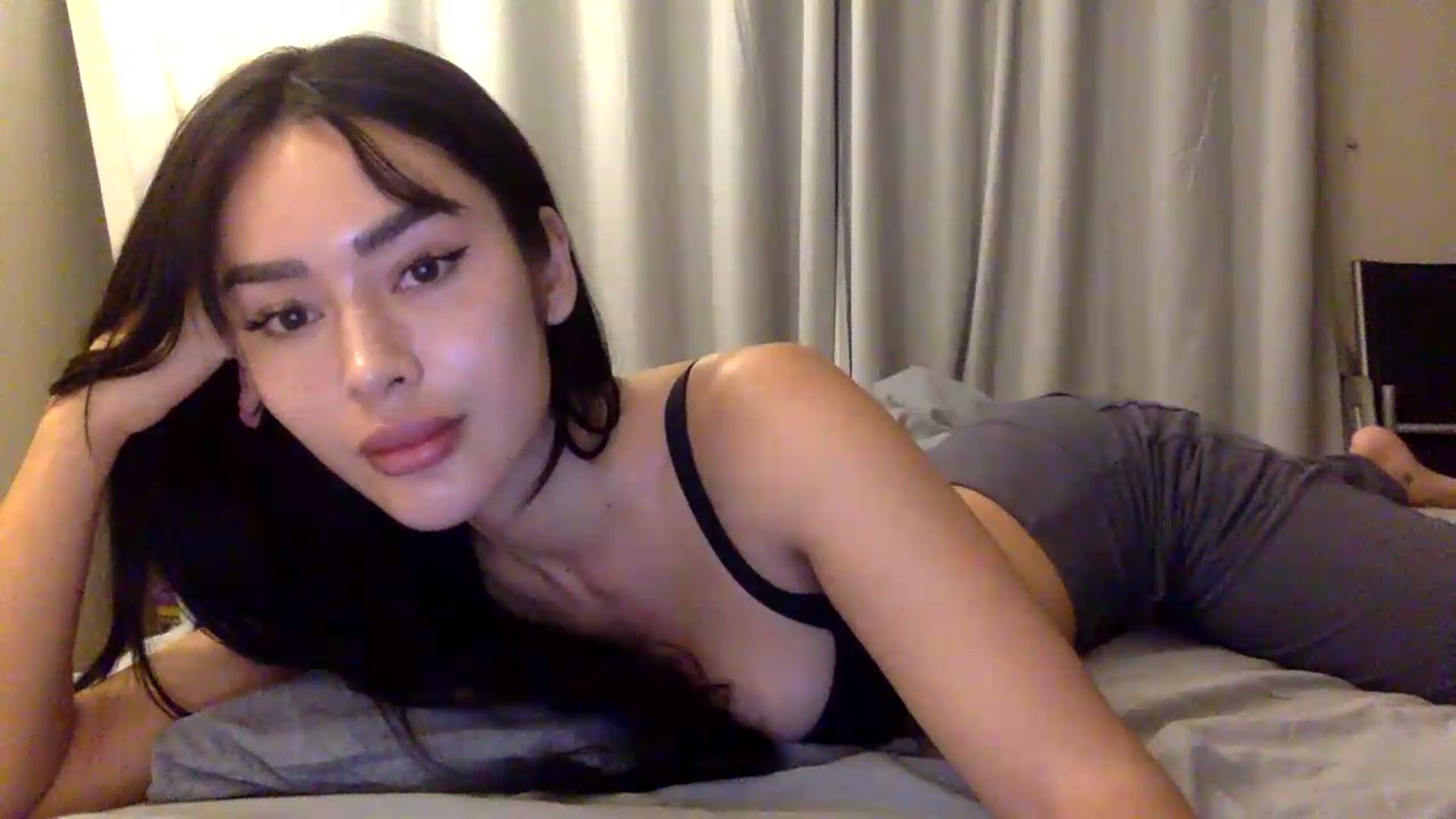 Gallery image thumbnail from Miss_emiko's myfreecams stream on, 08/07/2026, 24:09 image 12 of 20