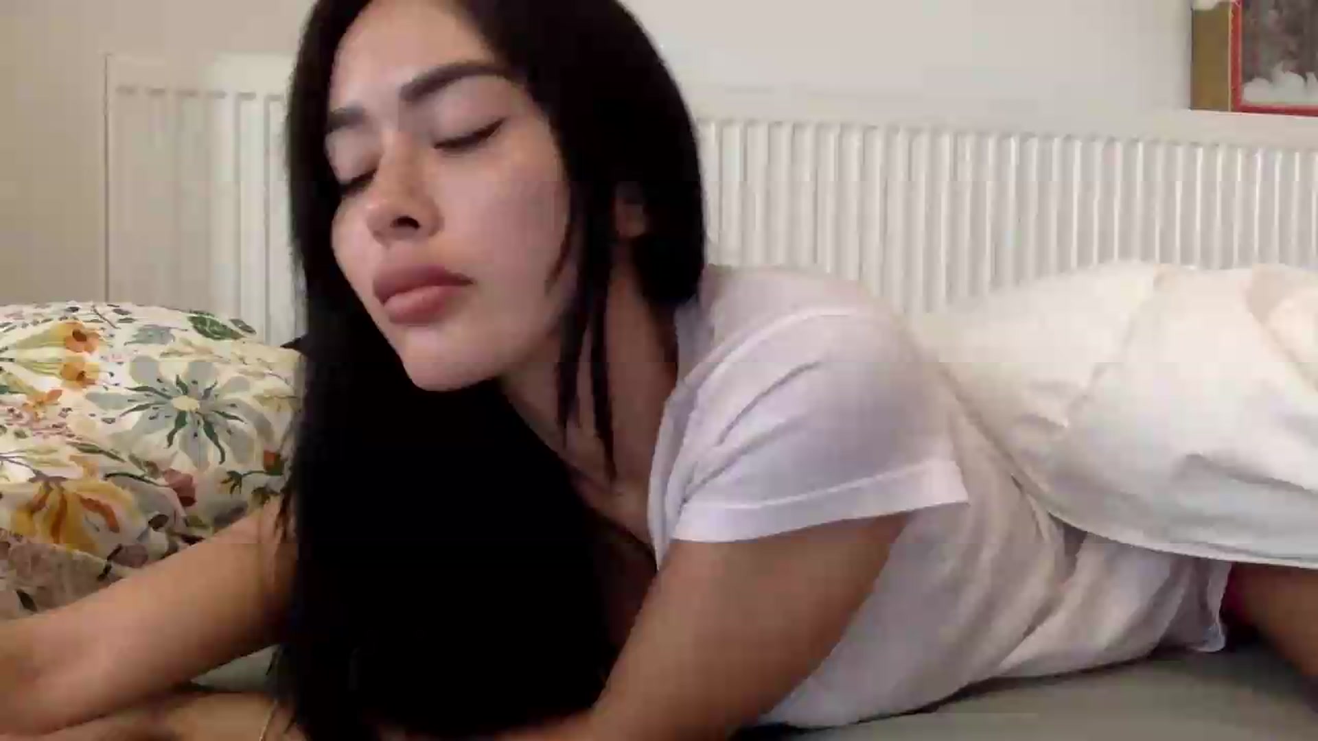 Gallery image thumbnail from Miss_emiko's myfreecams stream on, 08/11/2026, 17:34 image 1 of 20