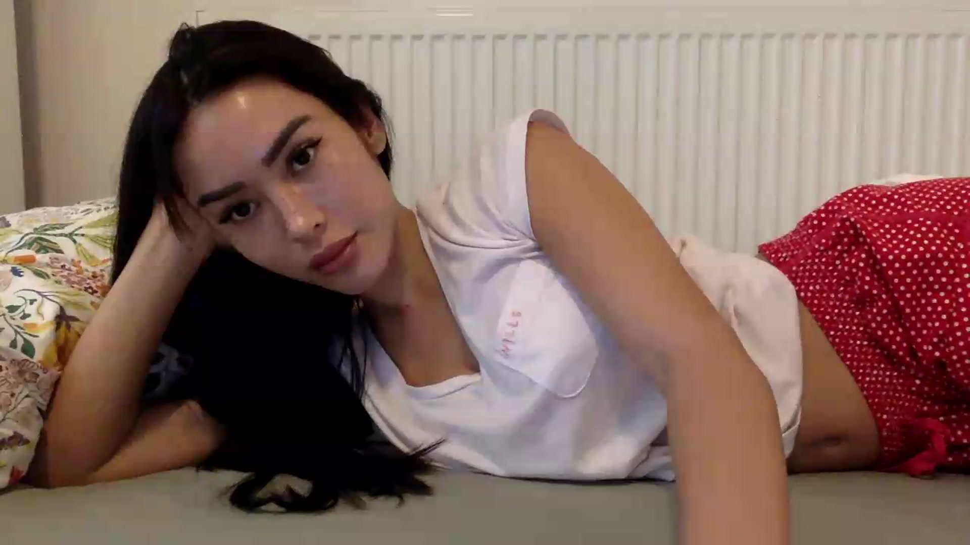Gallery image thumbnail from Miss_emiko's myfreecams stream on, 08/11/2026, 17:34 image 19 of 20