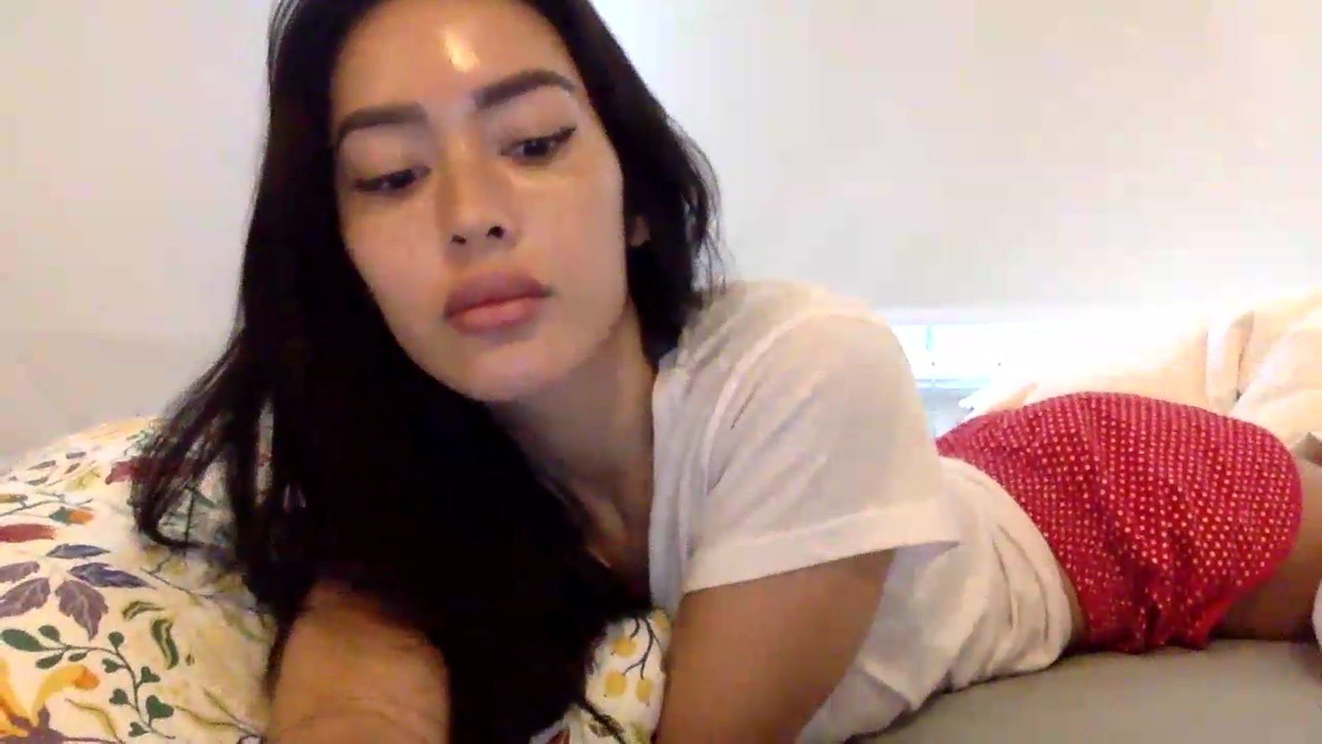 Gallery image thumbnail from Miss_emiko's myfreecams stream on, 08/12/2026, 15:58 image 20 of 20