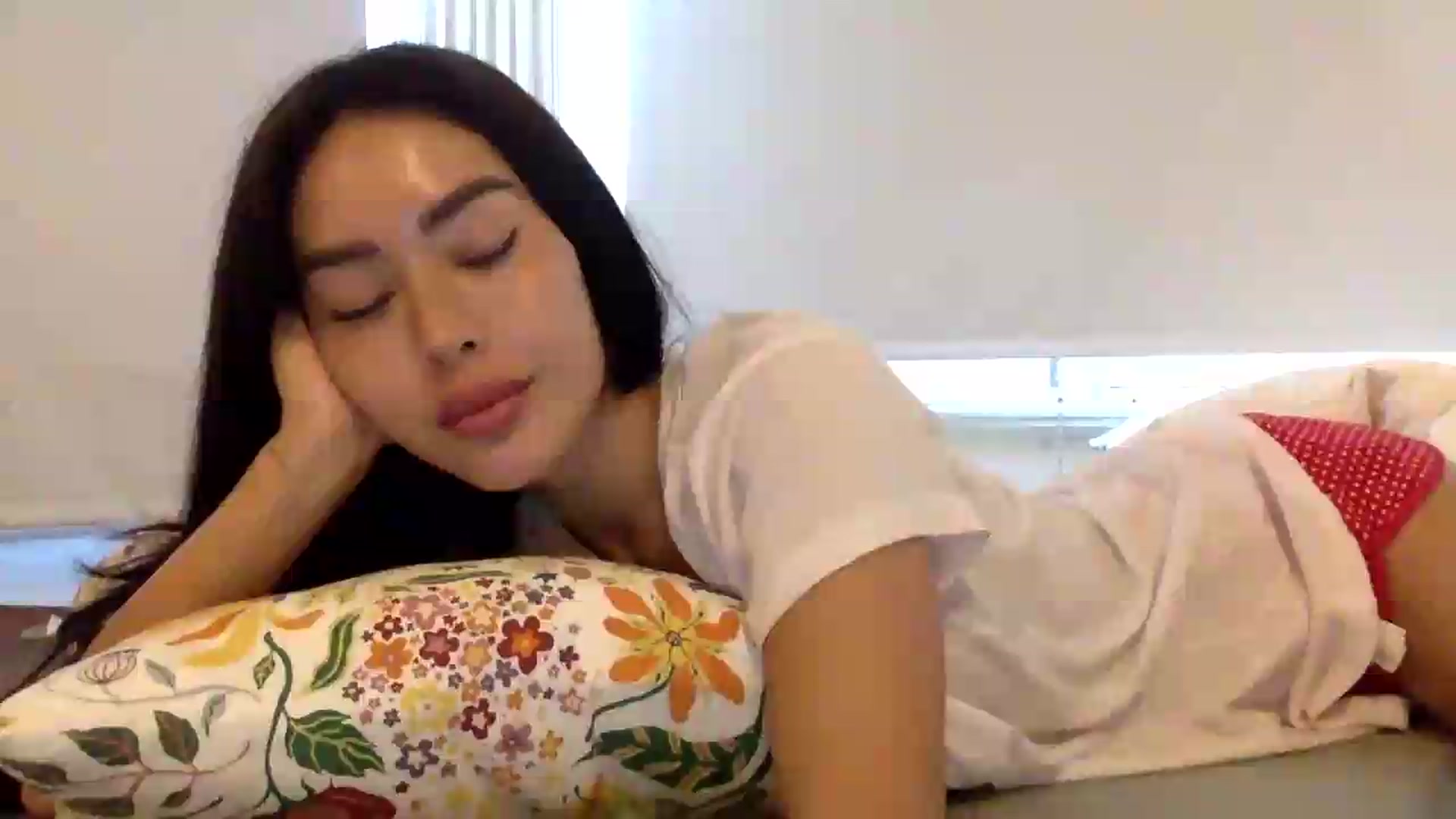 Gallery image thumbnail from Miss_emiko's myfreecams stream on, 08/12/2026, 15:58 image 1 of 20