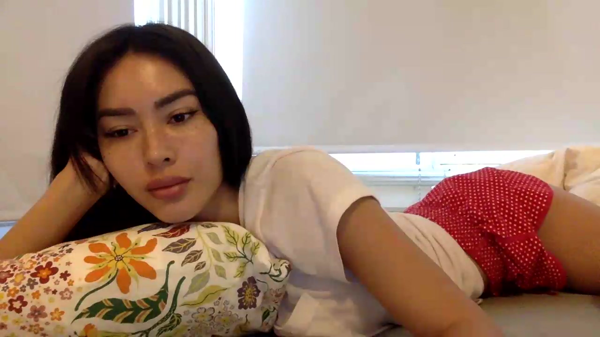 Gallery image thumbnail from Miss_emiko's myfreecams stream on, 08/12/2026, 15:58 image 4 of 20