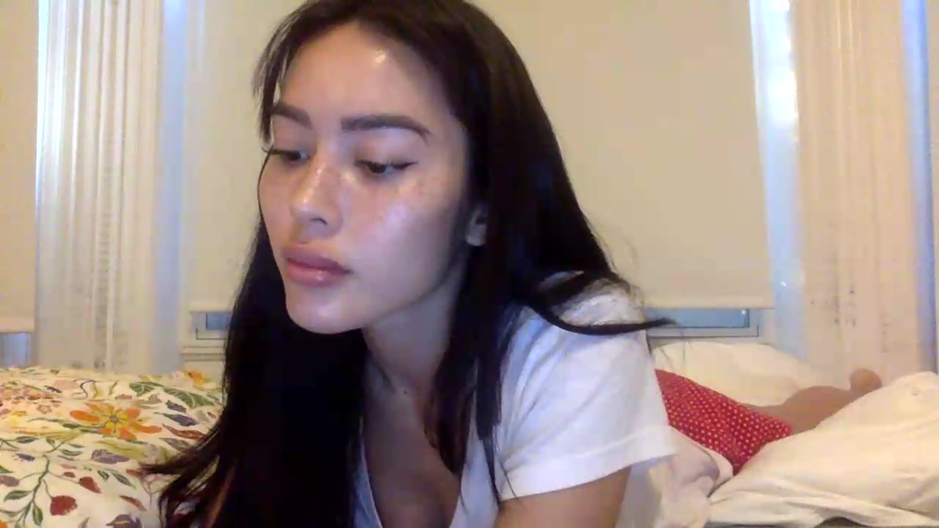 Gallery image thumbnail from Miss_emiko's myfreecams stream on, 08/12/2026, 18:25 image 3 of 20