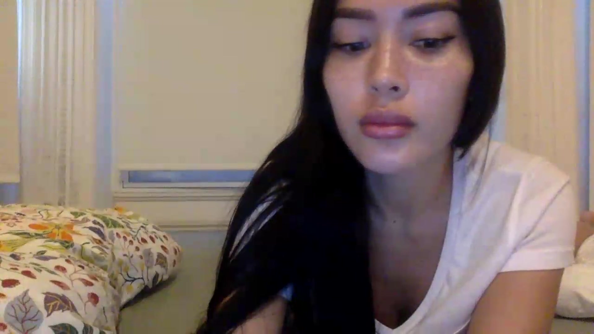 Gallery image thumbnail from Miss_emiko's myfreecams stream on, 08/12/2026, 18:25 image 8 of 20