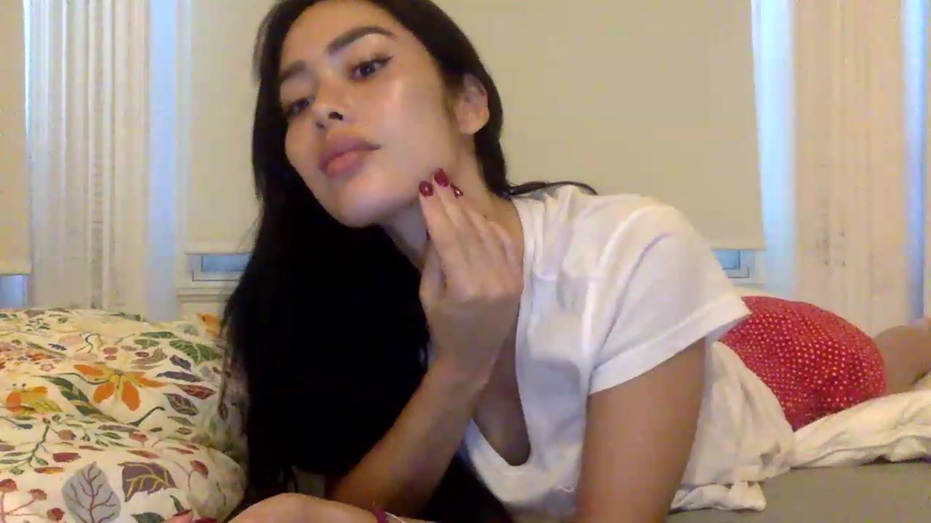 Gallery image thumbnail from Miss_emiko's myfreecams stream on, 08/12/2026, 18:25 image 17 of 20