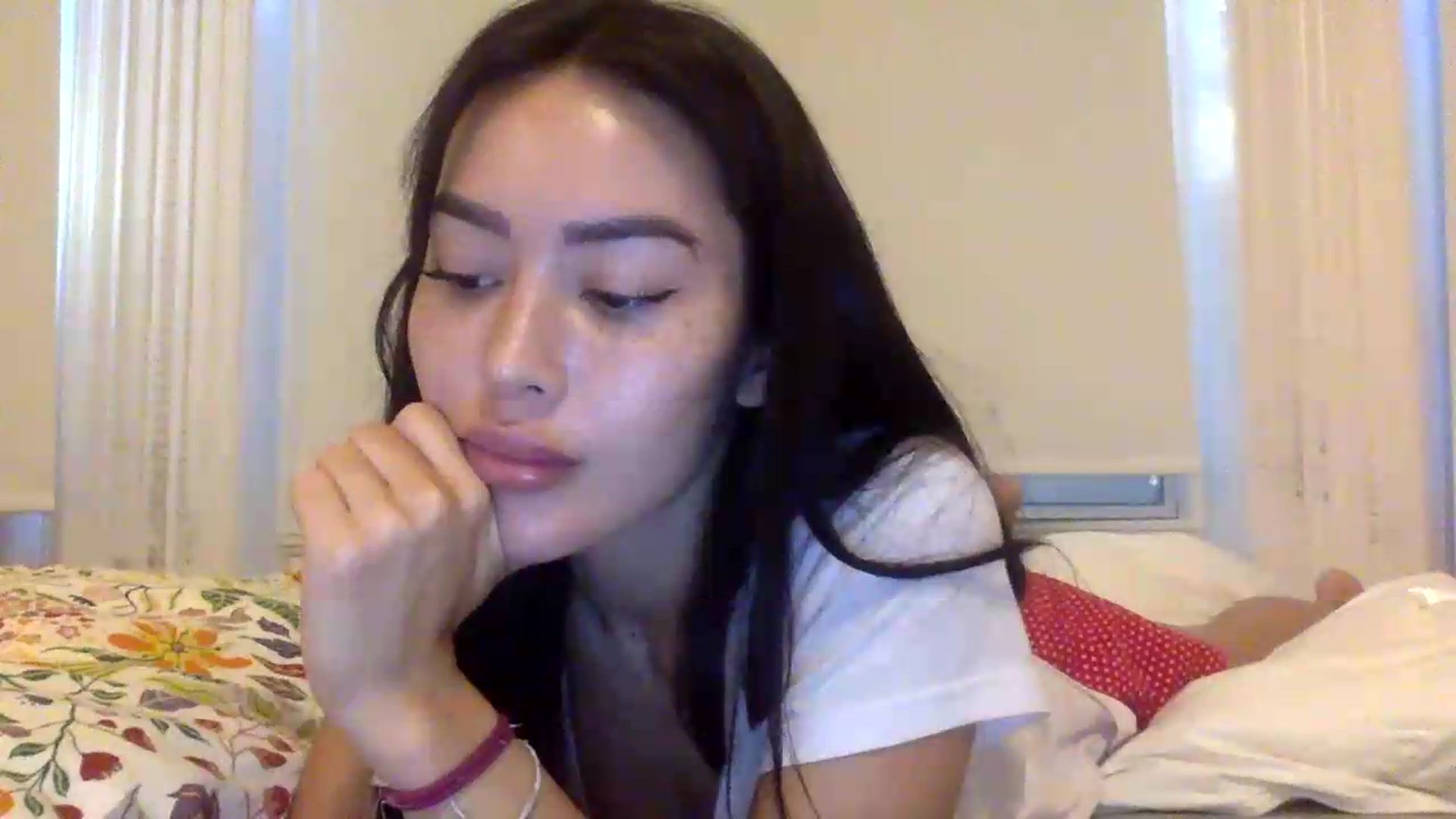 Gallery image thumbnail from Miss_emiko's myfreecams stream on, 08/12/2026, 18:25 image 4 of 20