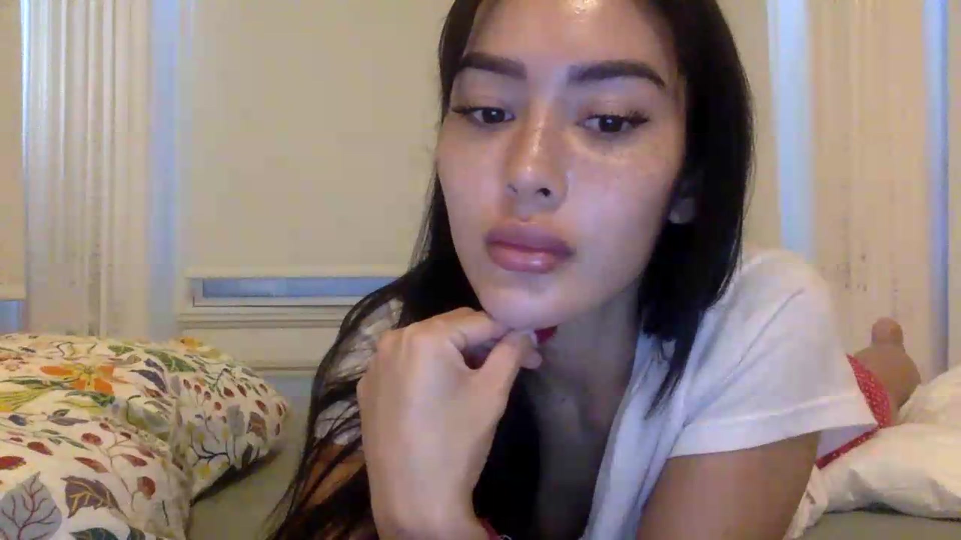 Gallery image thumbnail from Miss_emiko's myfreecams stream on, 08/12/2026, 18:25 image 12 of 20