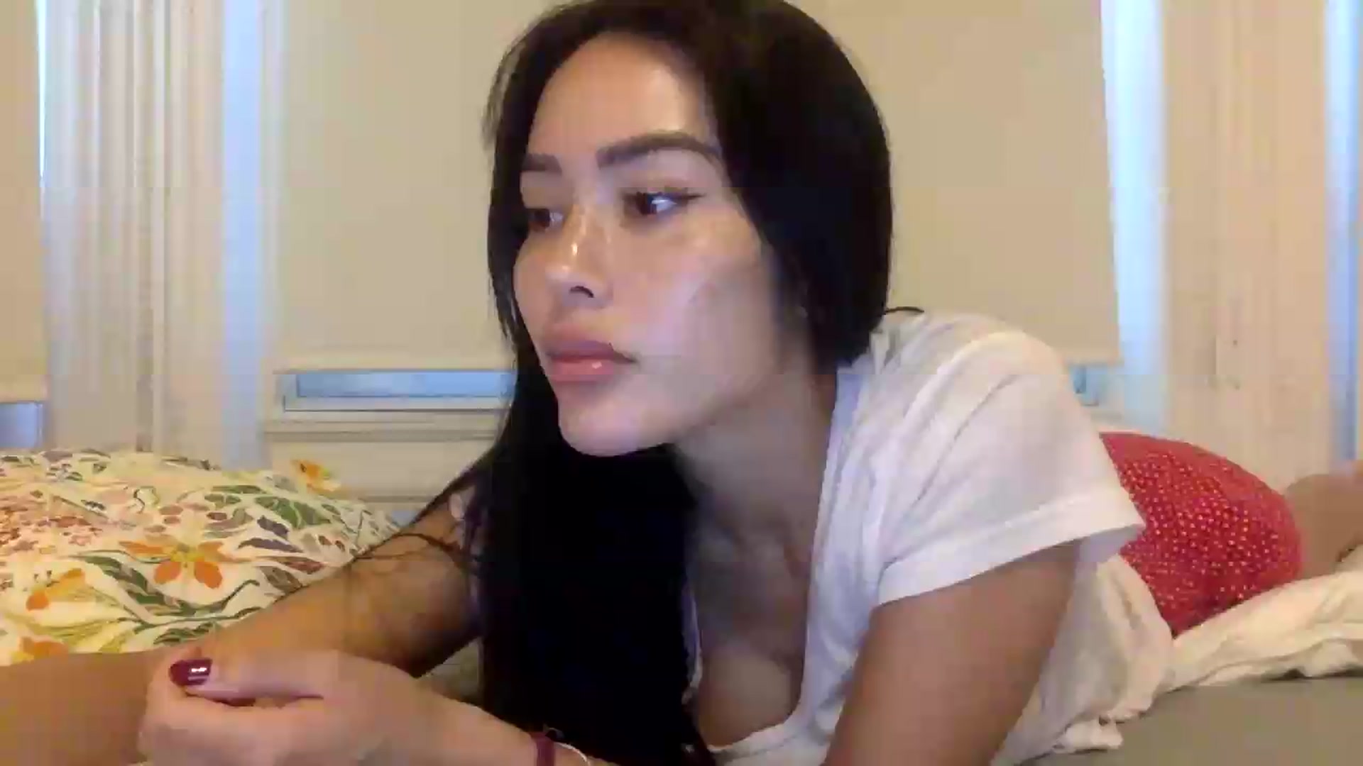 Gallery image thumbnail from Miss_emiko's myfreecams stream on, 08/12/2026, 18:25 image 18 of 20