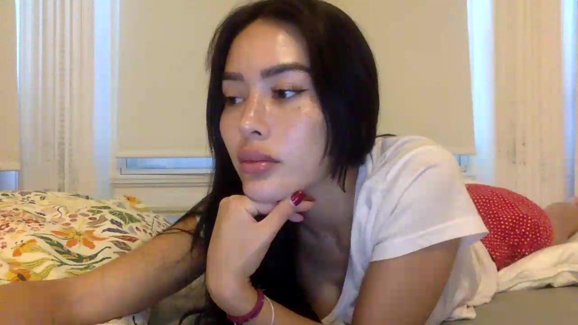 Gallery image thumbnail from Miss_emiko's myfreecams stream on, 08/12/2026, 18:25 image 20 of 20